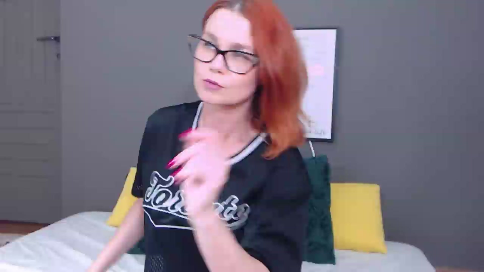 Gallery image thumbnail from Syllena's myfreecams stream on, 06/10/2026, 23:47 image 18 of 20