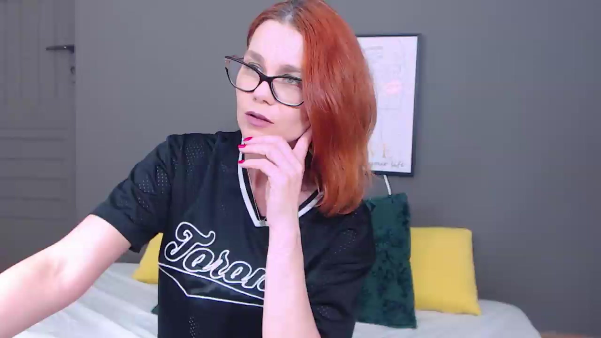 Gallery image thumbnail from Syllena's myfreecams stream on, 06/10/2026, 23:47 image 17 of 20