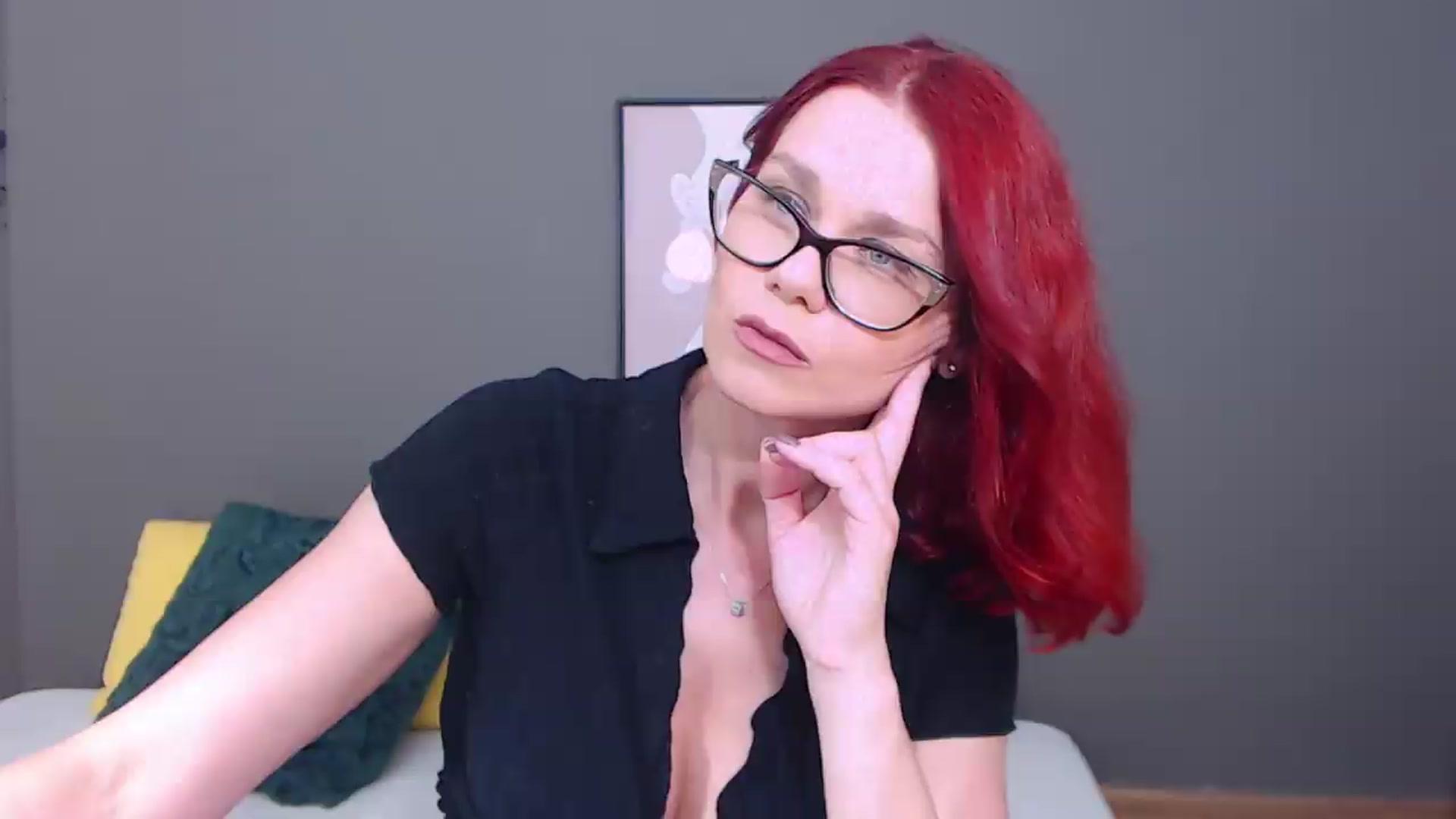 Gallery image thumbnail from Syllena's myfreecams stream on, 06/23/2026, 24:42 image 17 of 20