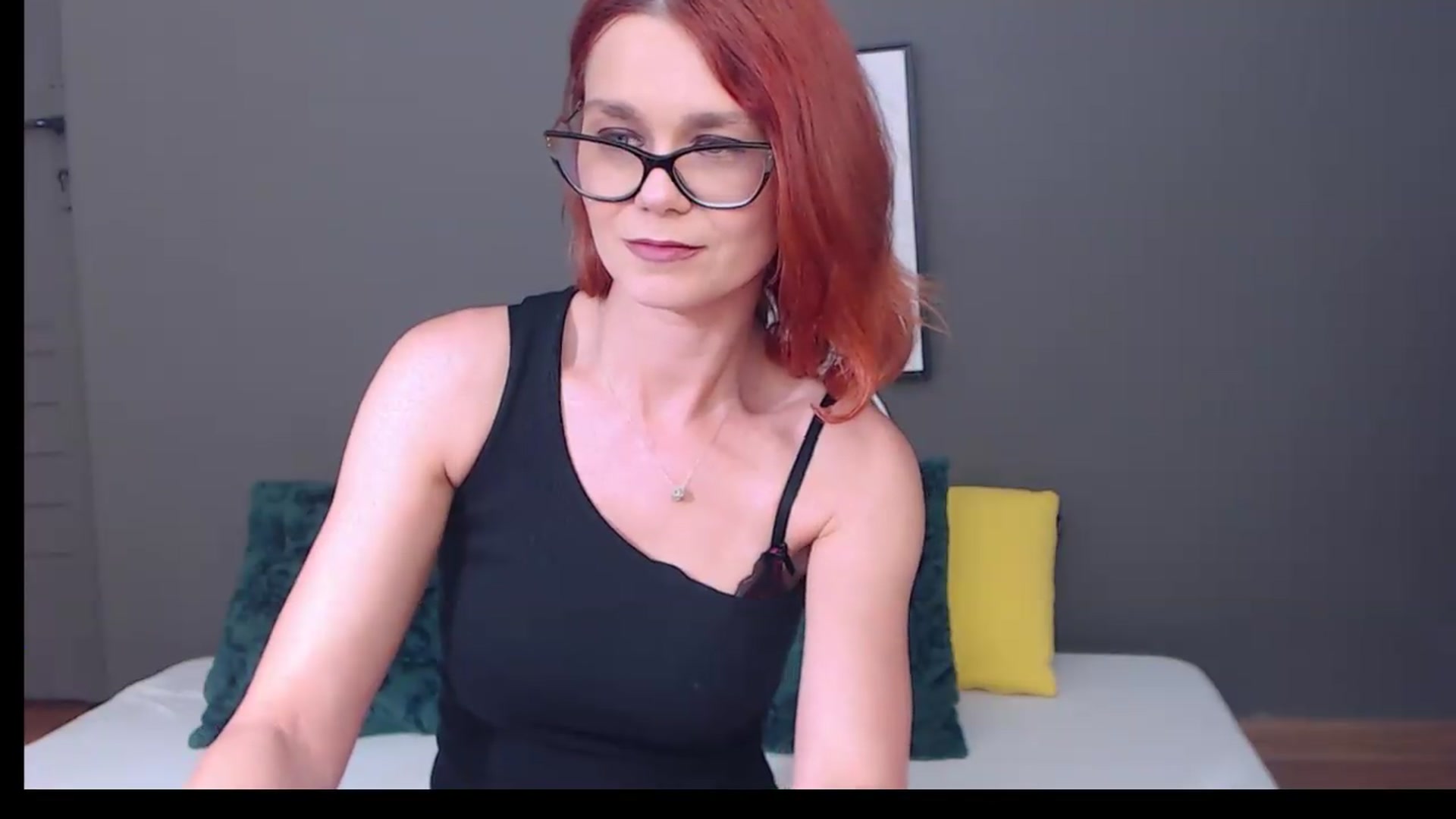 Gallery image thumbnail from Syllena's myfreecams stream on, 07/21/2026, 23:19 image 16 of 20