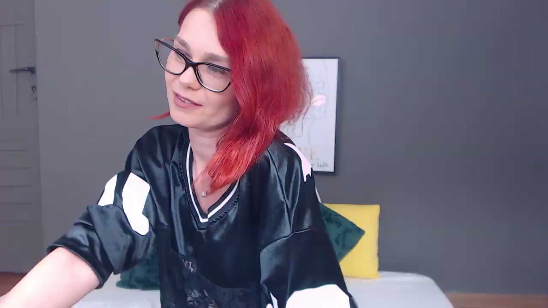 Gallery image thumbnail from Syllena's myfreecams stream on, 08/26/2026, 22:42 image 3 of 20