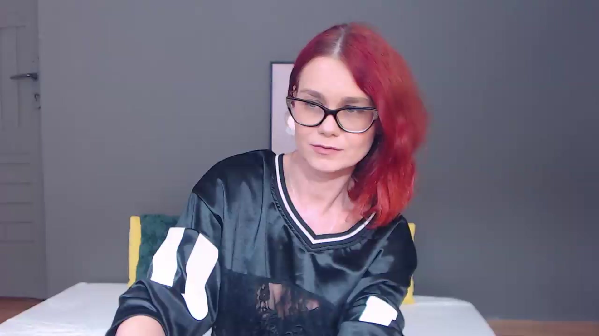 Gallery image thumbnail from Syllena's myfreecams stream on, 08/26/2026, 22:42 image 1 of 20