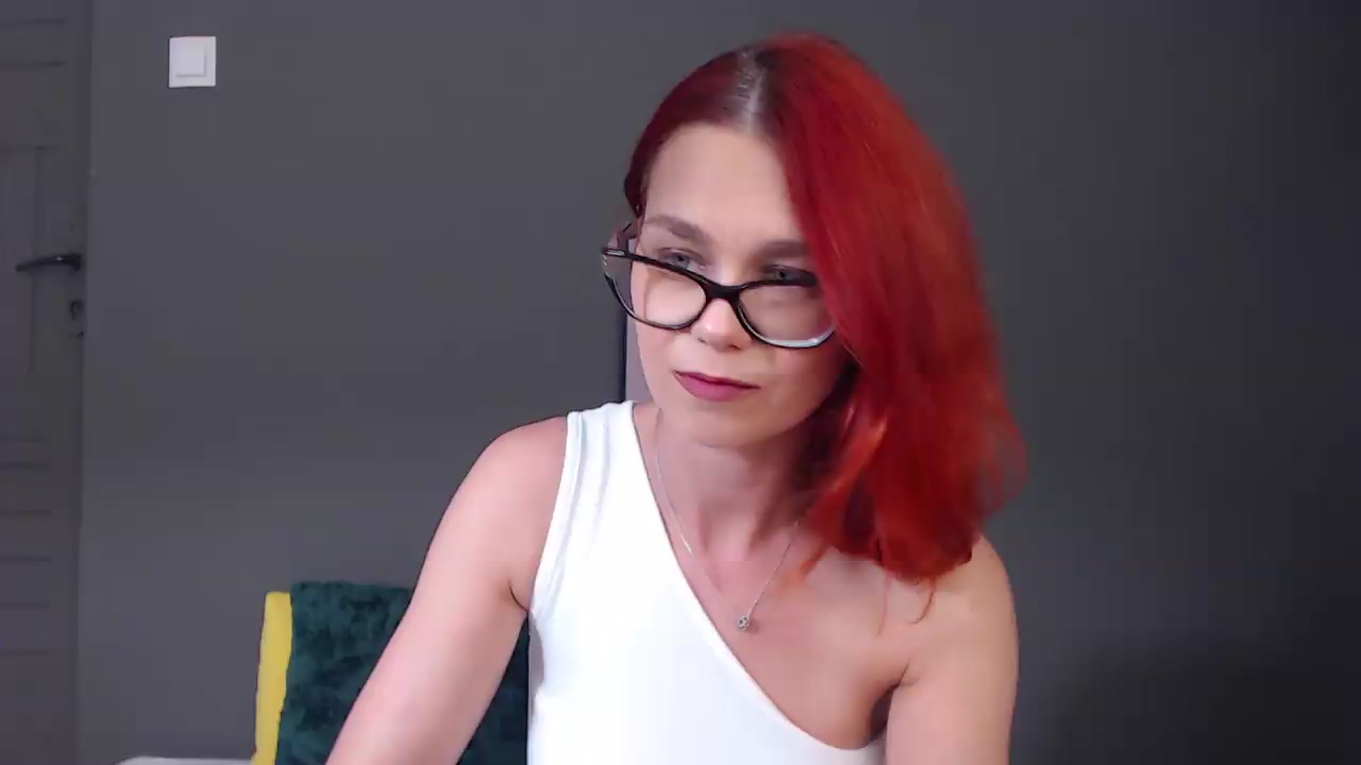 Gallery image thumbnail from Syllena's myfreecams stream on, 09/02/2026, 23:27 image 10 of 20