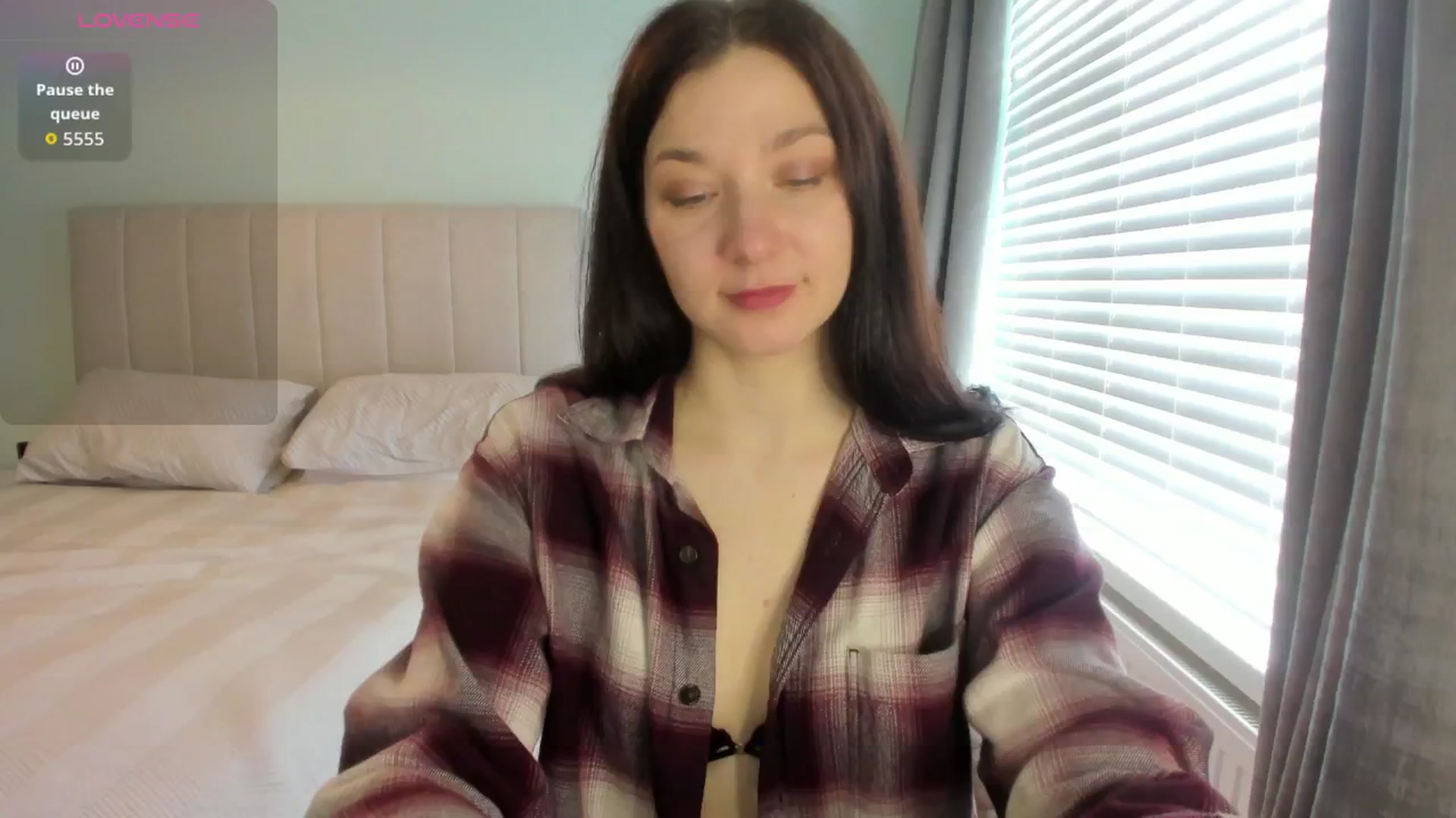 Gallery image thumbnail from SylviaShine's myfreecams stream on, 02/09/2026, 14:01 image 10 of 20