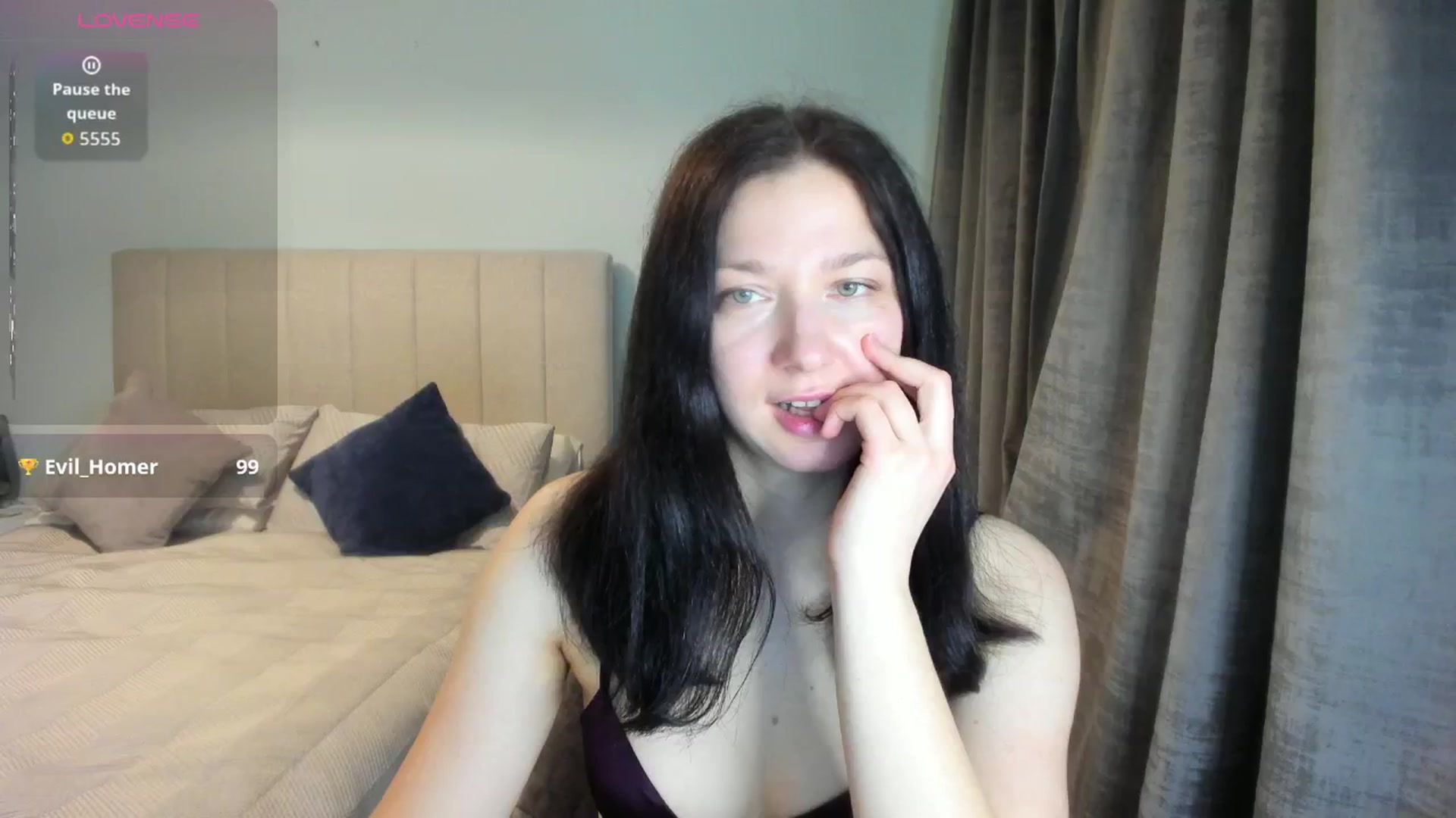 Gallery image thumbnail from SylviaShine's myfreecams stream on, 03/11/2026, 18:58 image 16 of 20