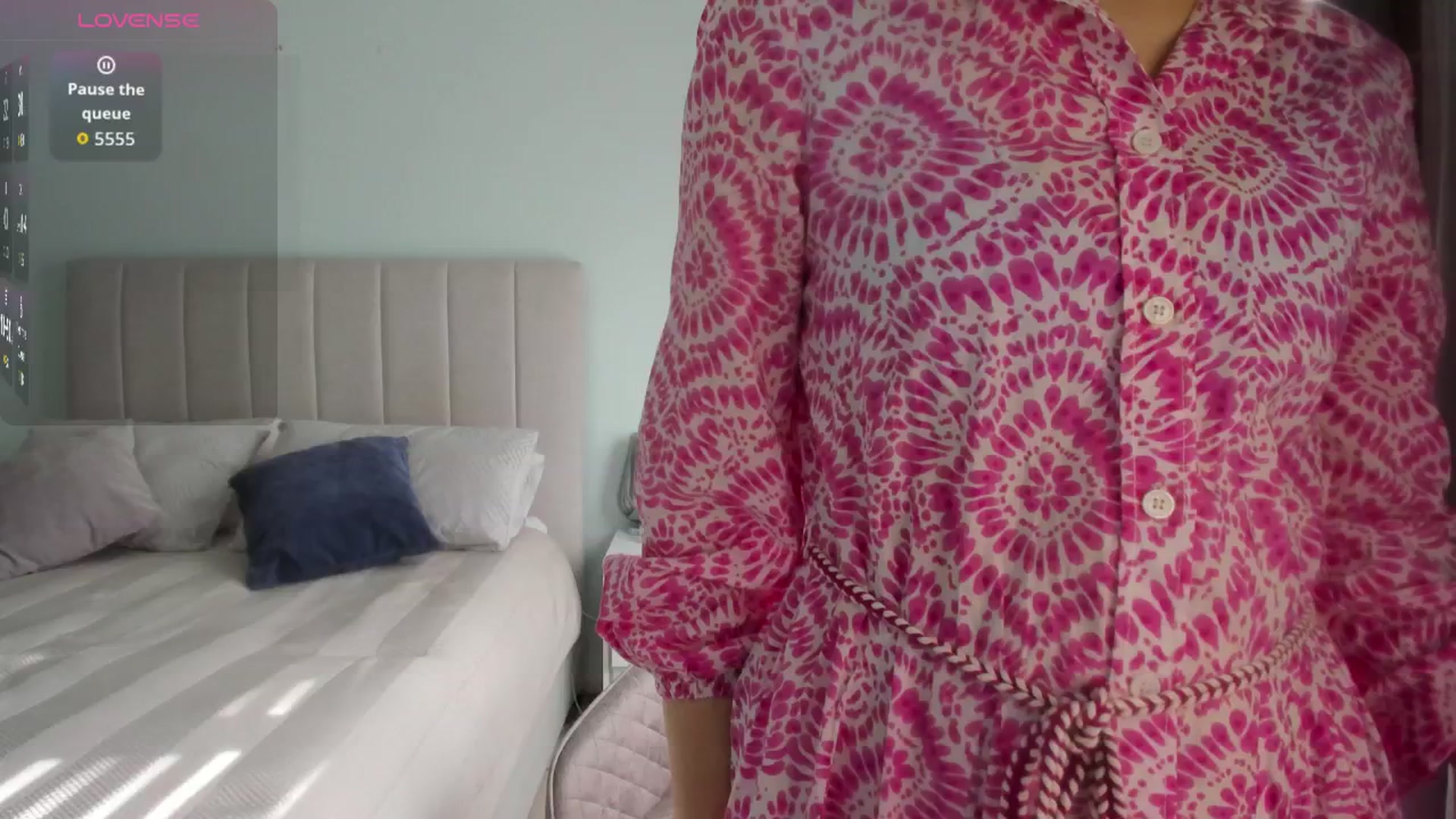 Gallery image thumbnail from SylviaShine's myfreecams stream on, 03/14/2026, 10:17 image 15 of 20