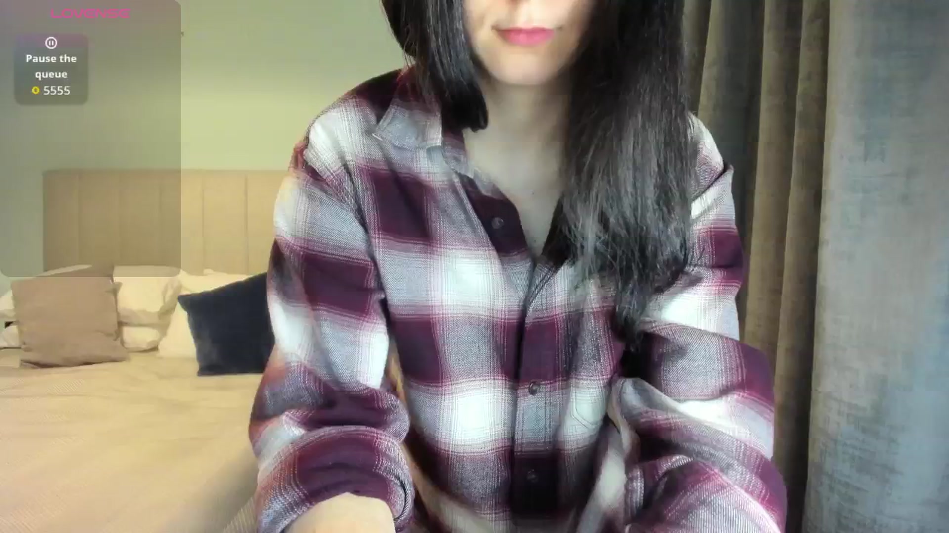 Gallery image thumbnail from SylviaShine's myfreecams stream on, 03/15/2026, 20:23 image 6 of 20