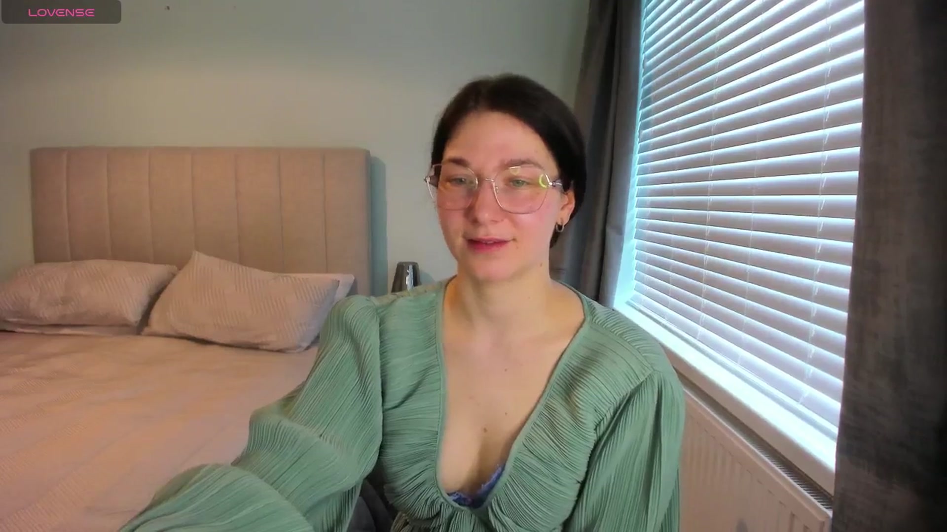 Gallery image thumbnail from SylviaShine's myfreecams stream on, 03/24/2026, 14:23 image 17 of 20