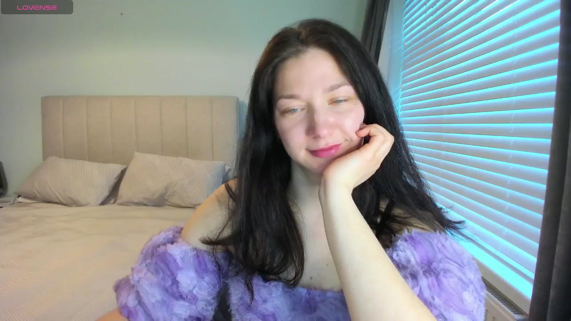 Gallery image thumbnail from SylviaShine's myfreecams stream on, 04/16/2026, 19:22 image 3 of 20