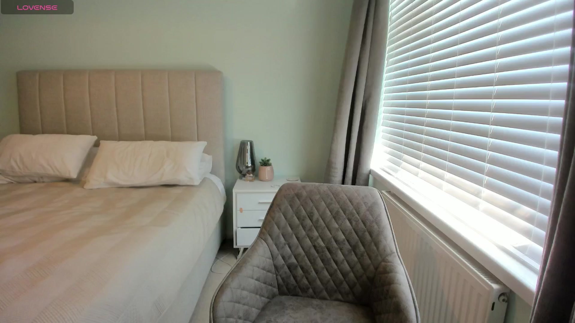 Gallery image thumbnail from SylviaShine's myfreecams stream on, 04/25/2026, 14:23 image 17 of 20