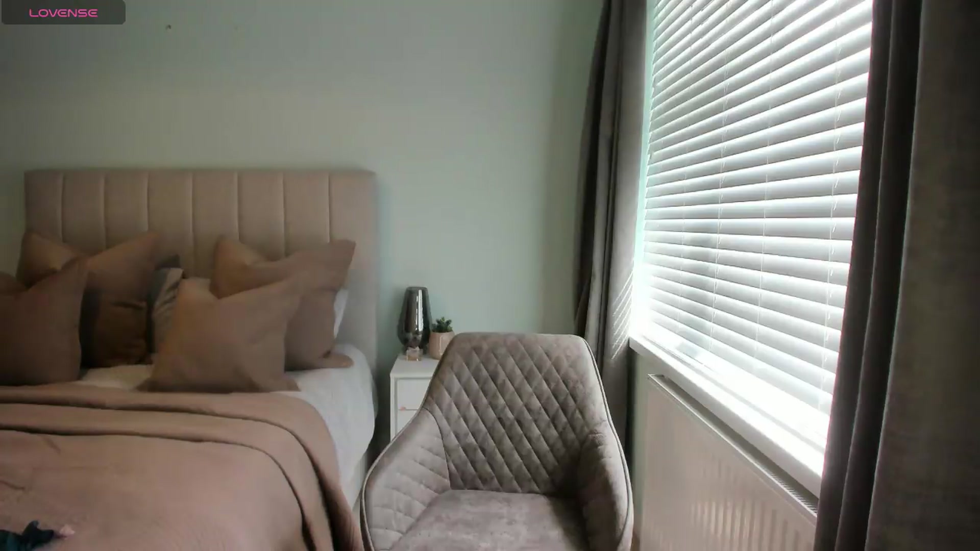 Gallery image thumbnail from SylviaShine's myfreecams stream on, 05/14/2026, 13:23 image 9 of 20