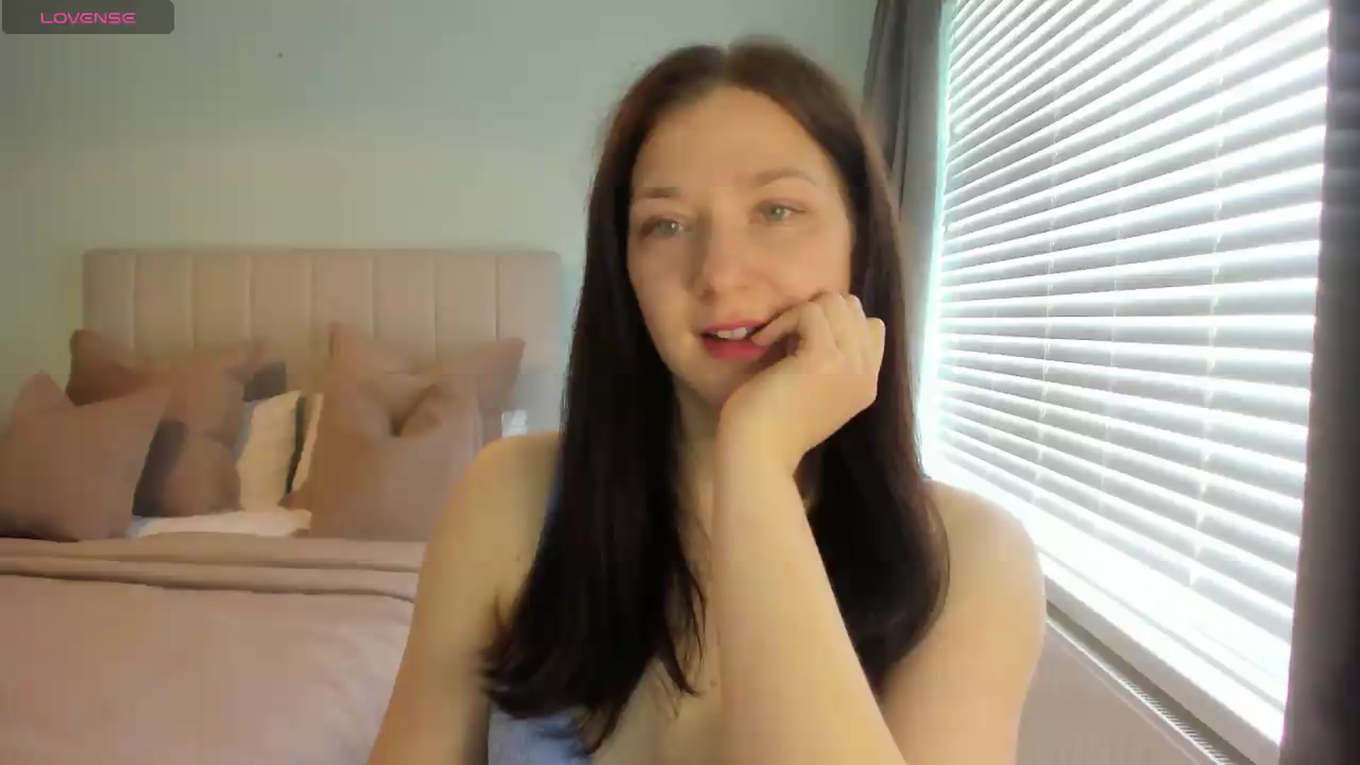 Gallery image thumbnail from SylviaShine's myfreecams stream on, 05/19/2026, 10:14 image 13 of 20