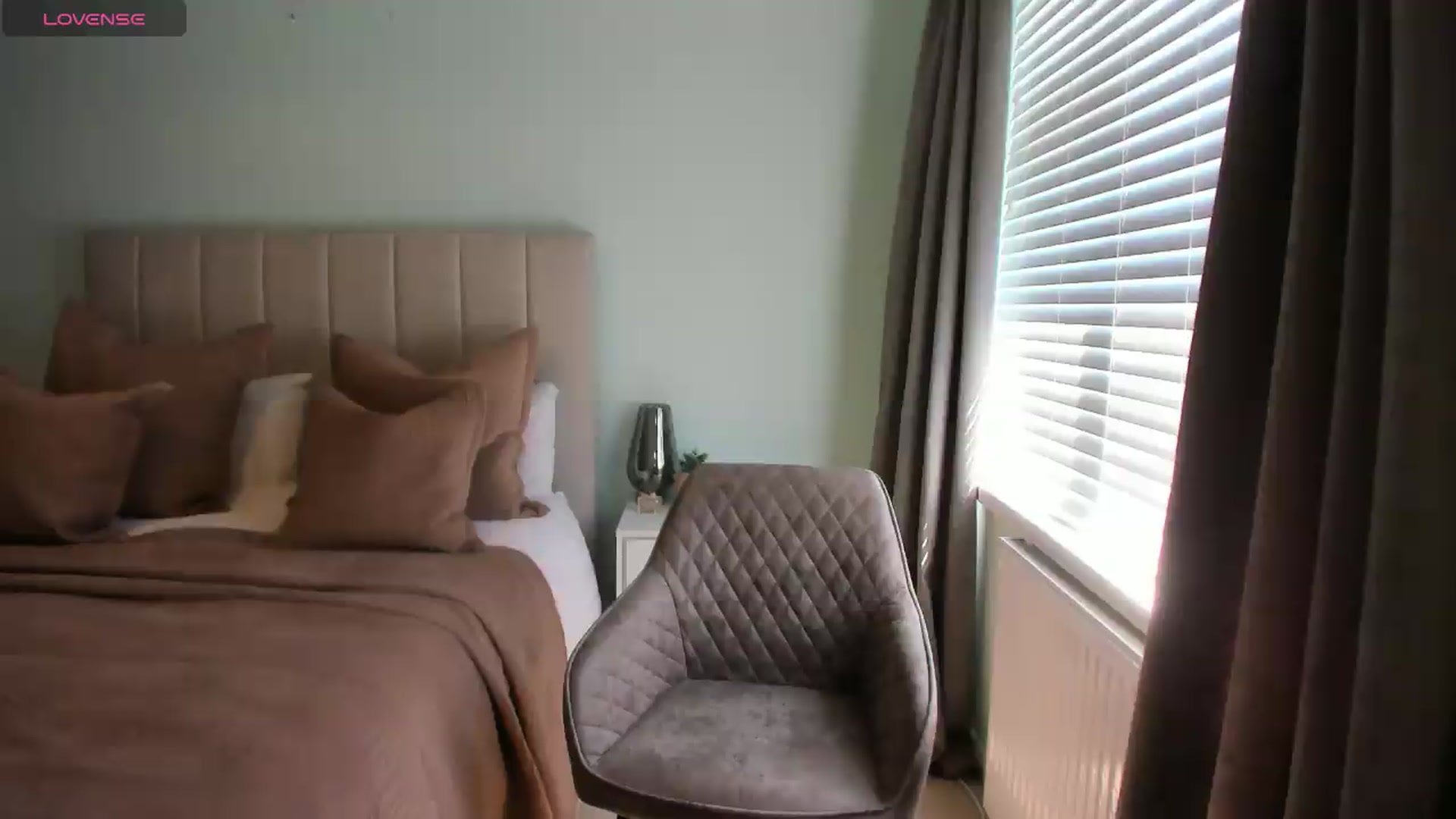 Gallery image thumbnail from SylviaShine's myfreecams stream on, 05/27/2026, 11:55 image 15 of 20