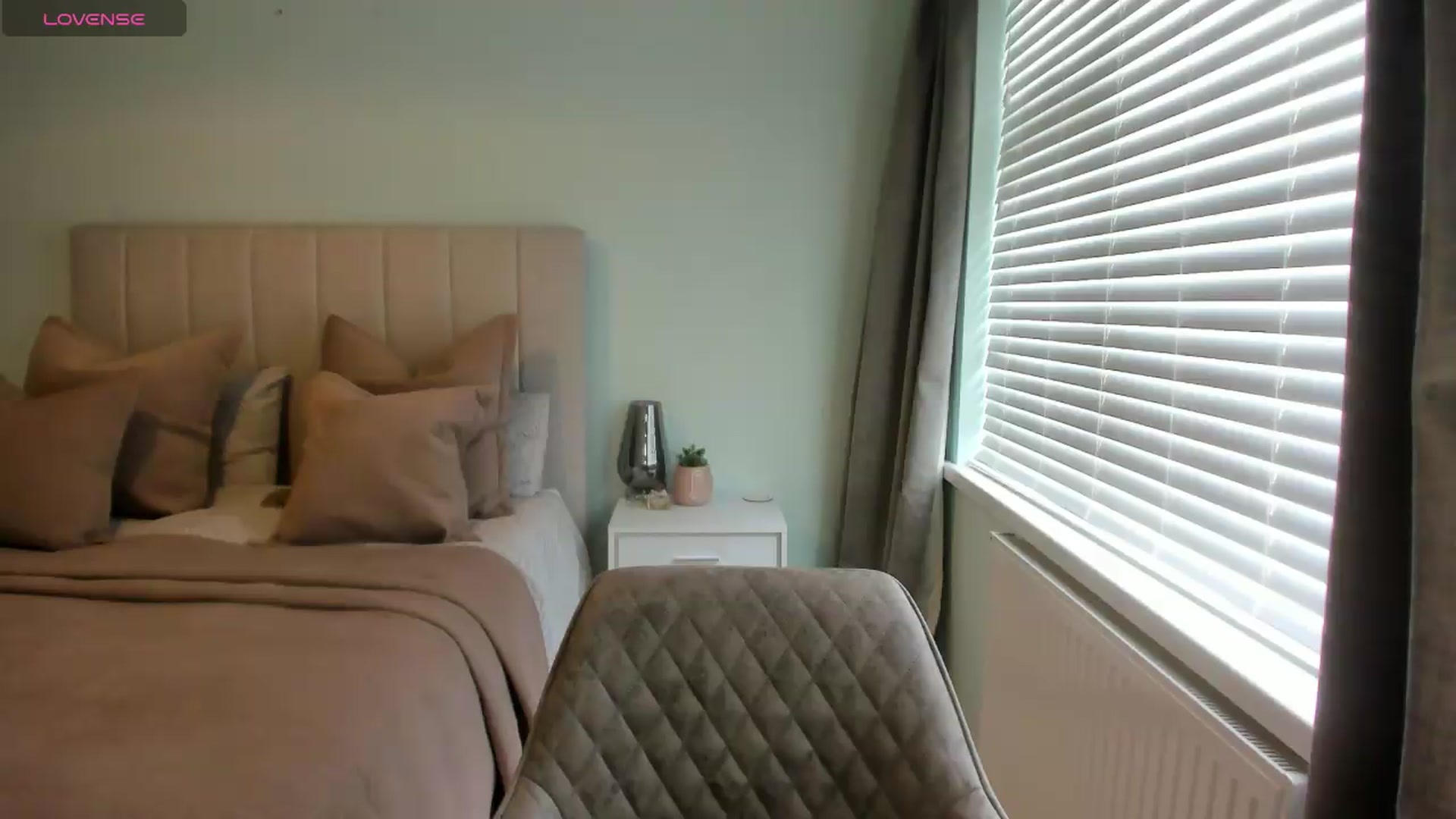 Gallery image thumbnail from SylviaShine's myfreecams stream on, 06/03/2026, 11:23 image 19 of 20