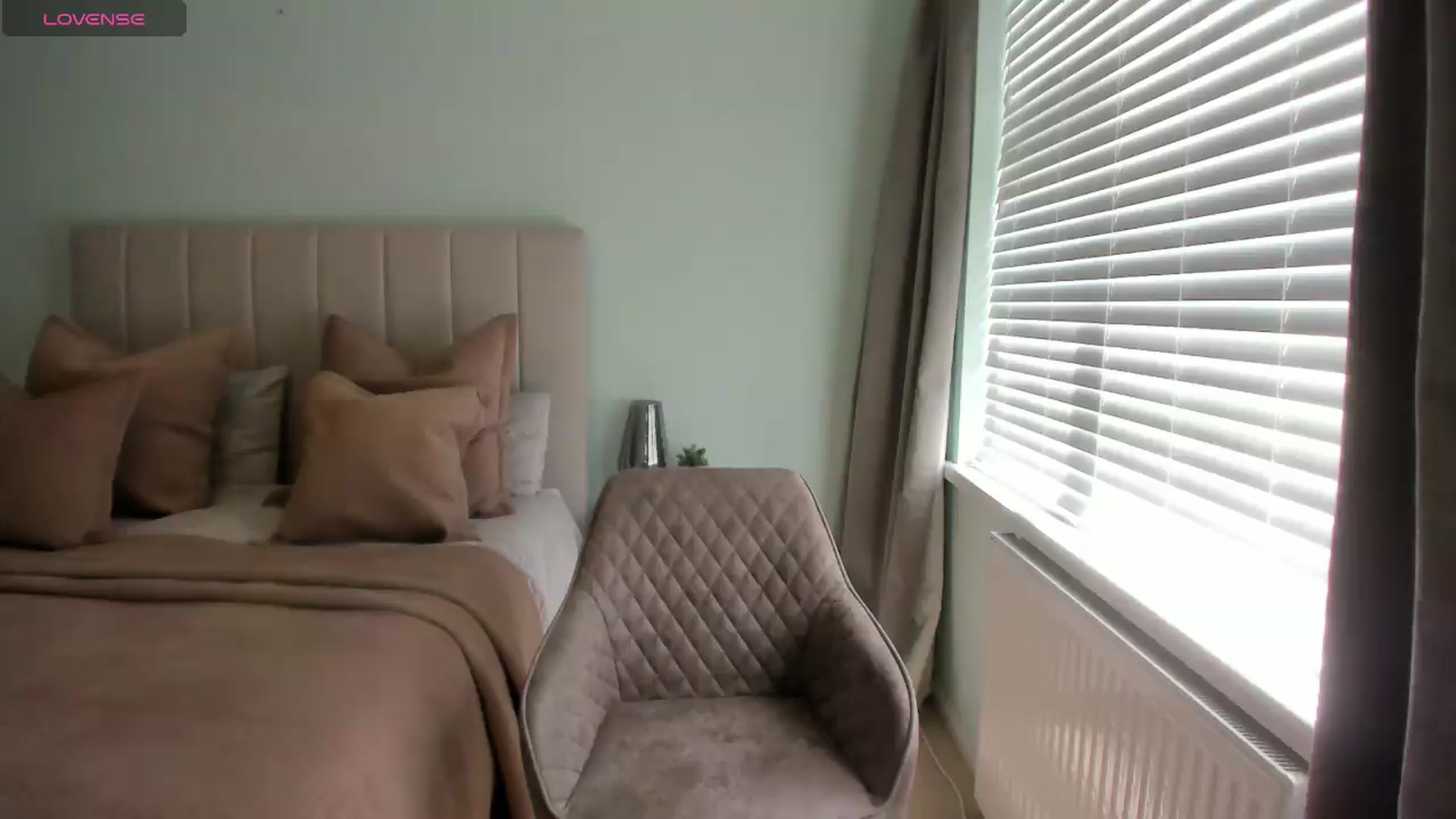 Gallery image thumbnail from SylviaShine's myfreecams stream on, 06/03/2026, 12:10 image 3 of 20