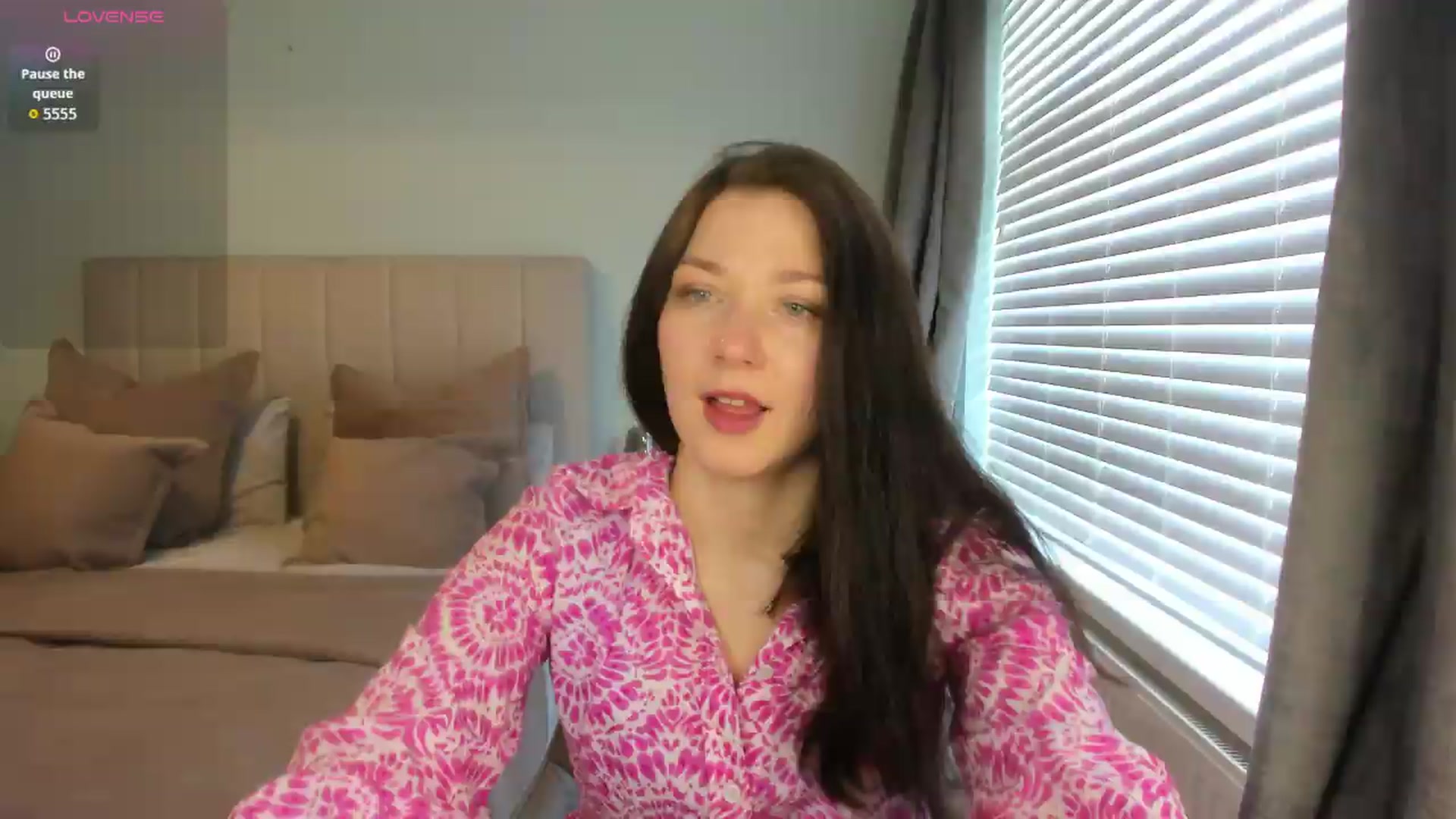 Gallery image thumbnail from SylviaShine's myfreecams stream on, 06/10/2026, 17:09 image 7 of 20