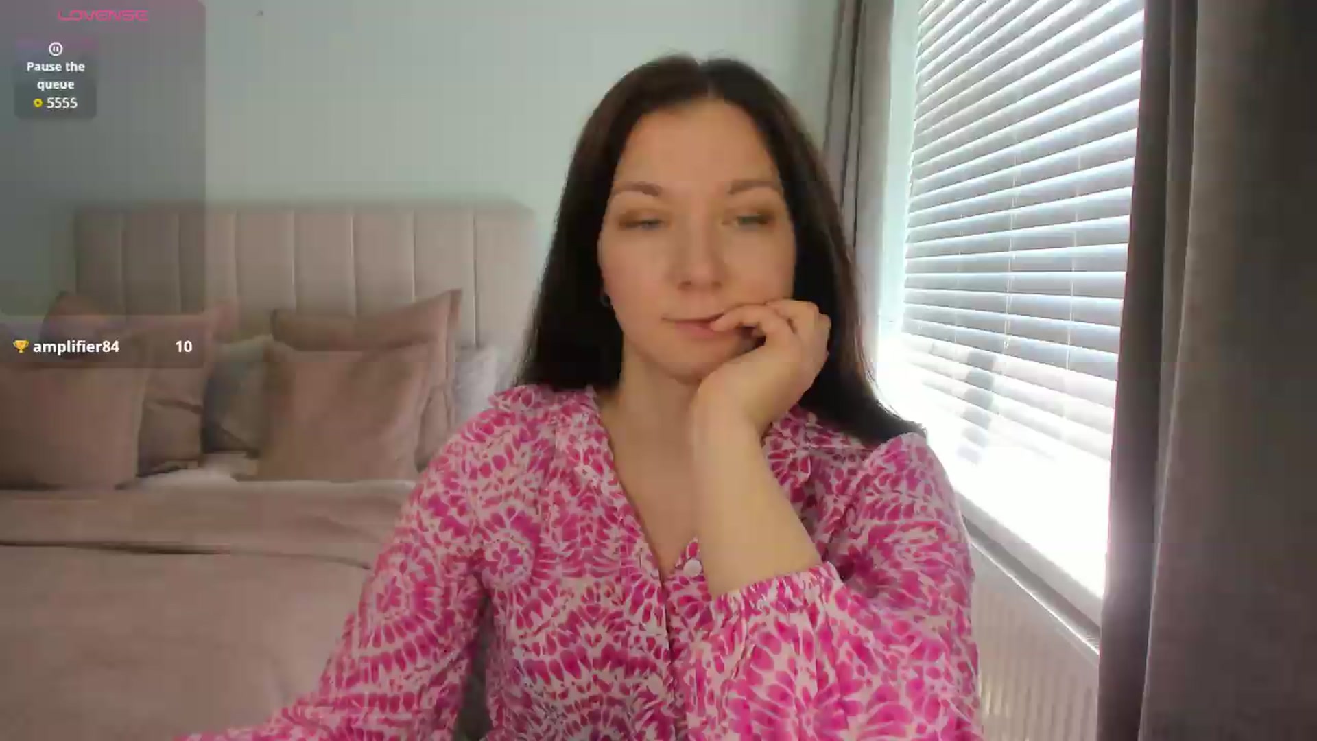 Gallery image thumbnail from SylviaShine's myfreecams stream on, 07/07/2026, 12:48 image 4 of 20