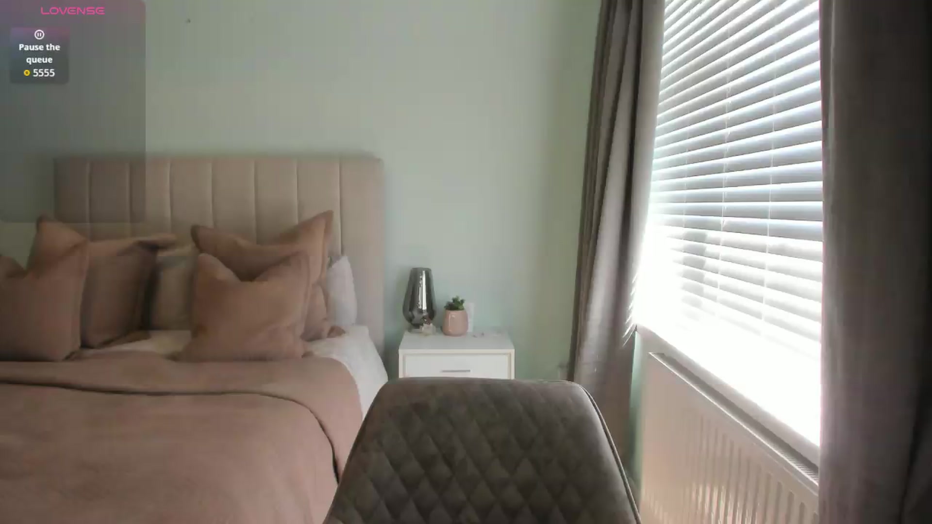 Gallery image thumbnail from SylviaShine's myfreecams stream on, 08/06/2026, 13:56 image 1 of 20