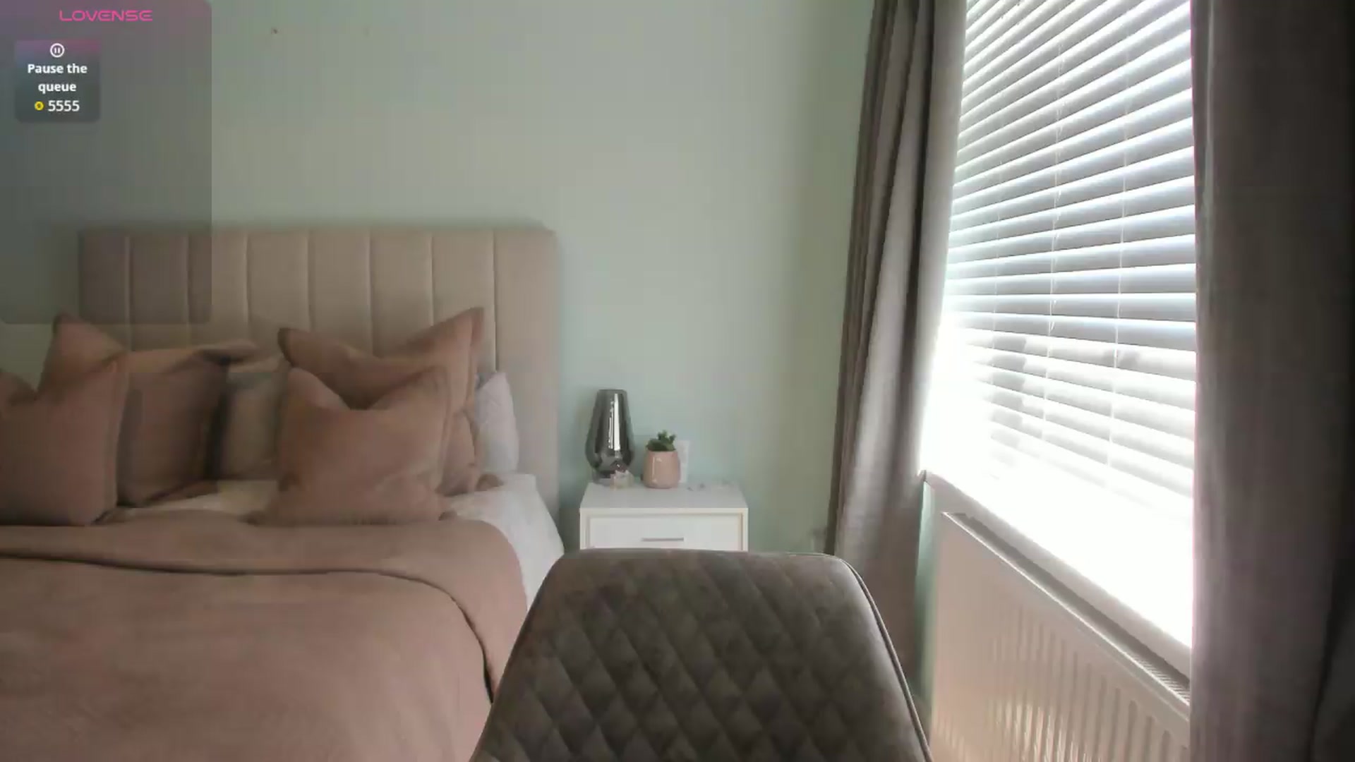 Gallery image thumbnail from SylviaShine's myfreecams stream on, 08/06/2026, 13:56 image 3 of 20
