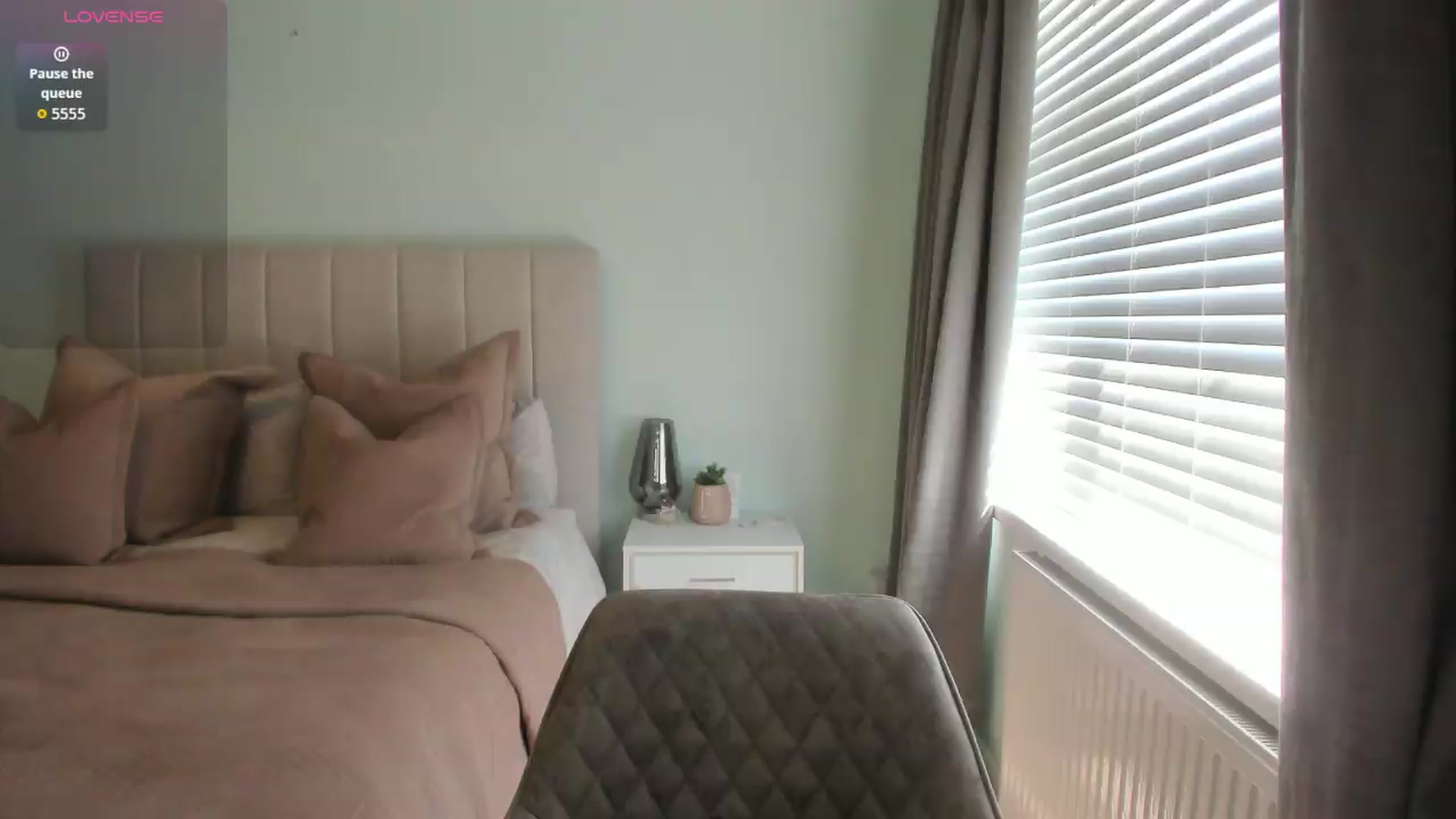 Gallery image thumbnail from SylviaShine's myfreecams stream on, 08/06/2026, 13:56 image 2 of 20