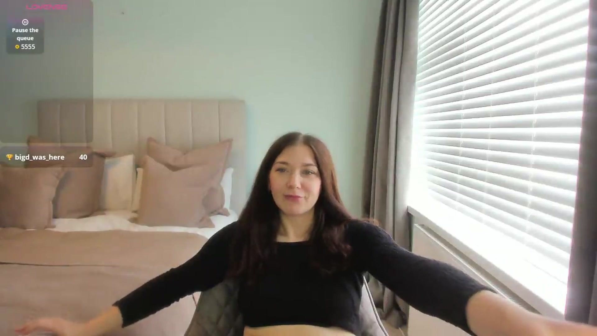 Gallery image thumbnail from SylviaShine's myfreecams stream on, 09/01/2026, 11:38 image 16 of 20