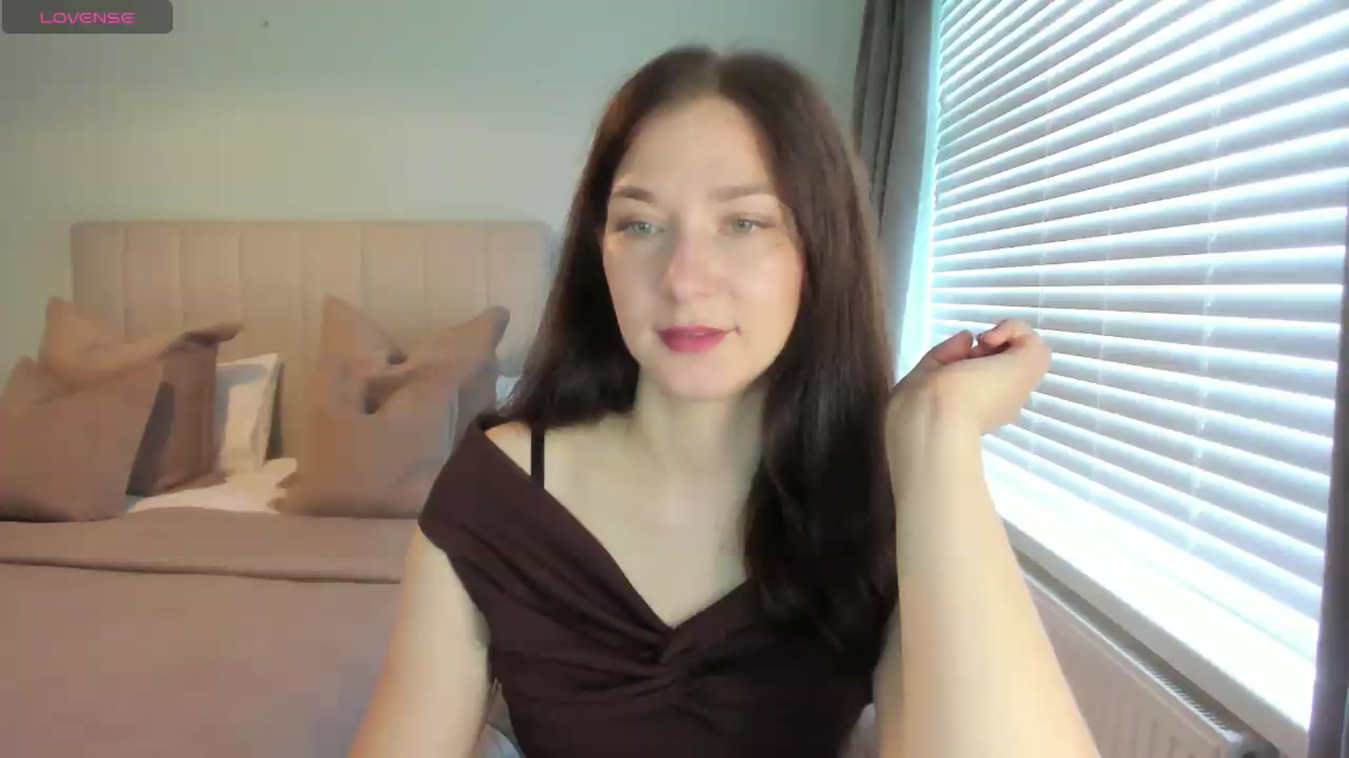 Gallery image thumbnail from SylviaShine's myfreecams stream on, 09/02/2026, 11:48 image 5 of 20