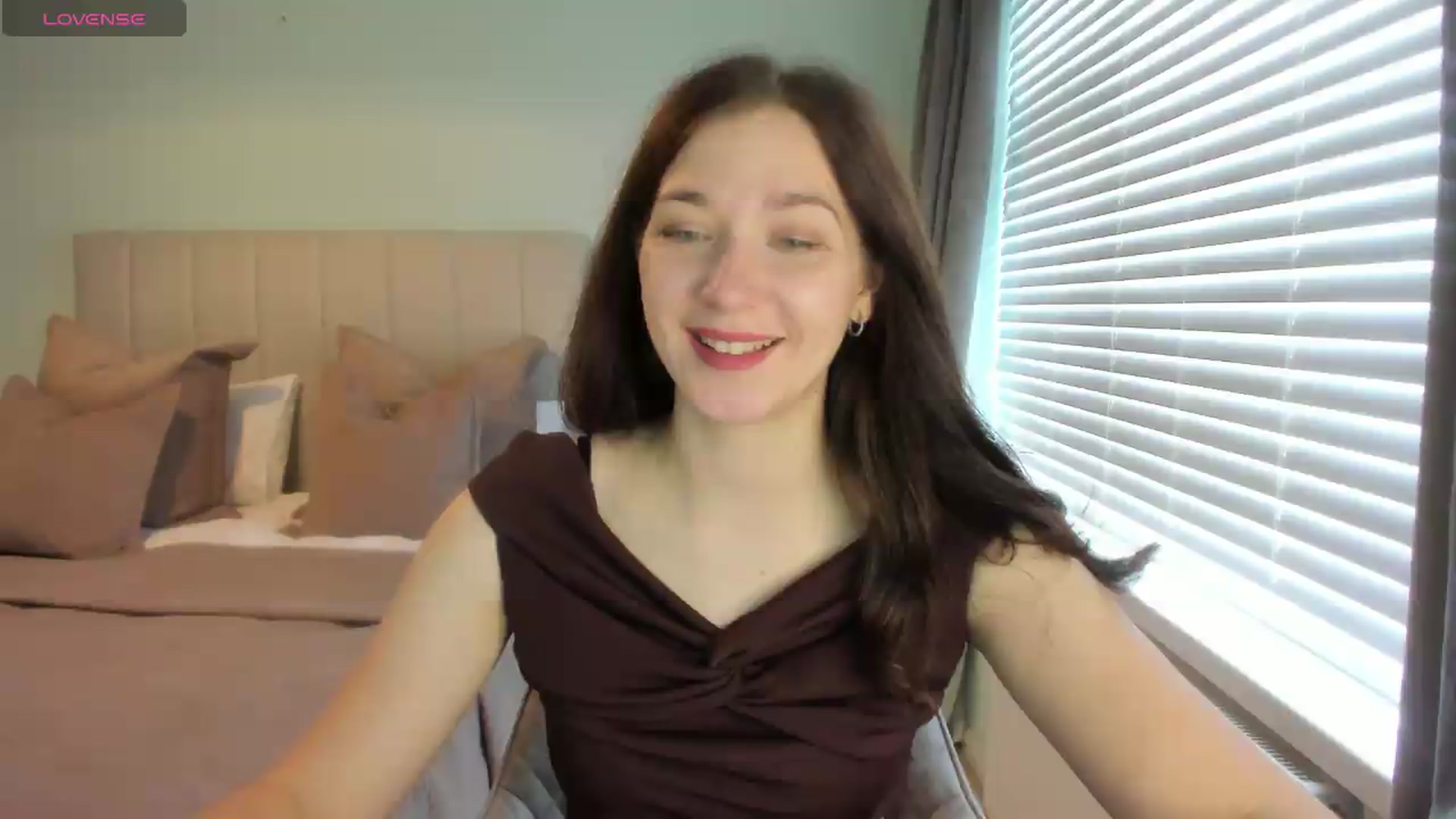 Gallery image thumbnail from SylviaShine's myfreecams stream on, 09/02/2026, 15:59 image 18 of 20