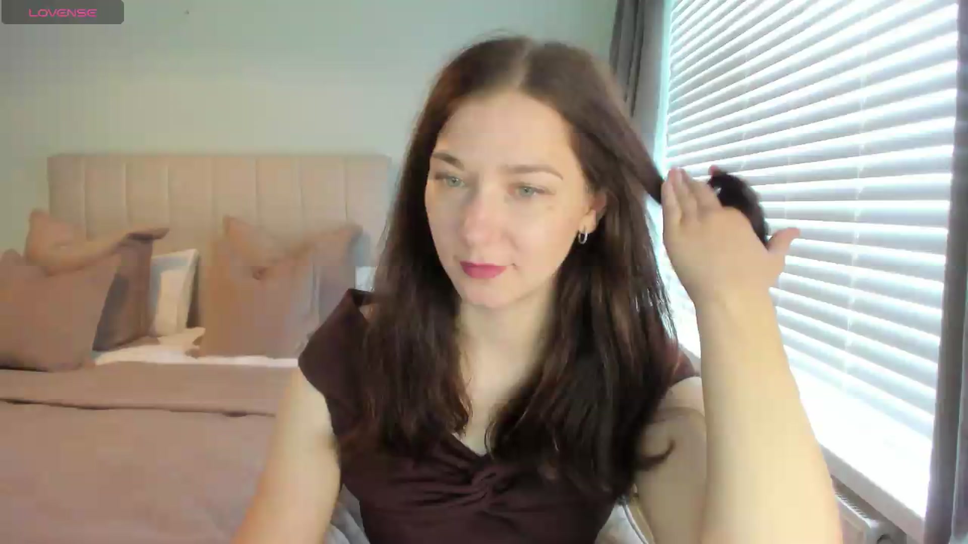 Gallery image thumbnail from SylviaShine's myfreecams stream on, 09/02/2026, 15:59 image 11 of 20
