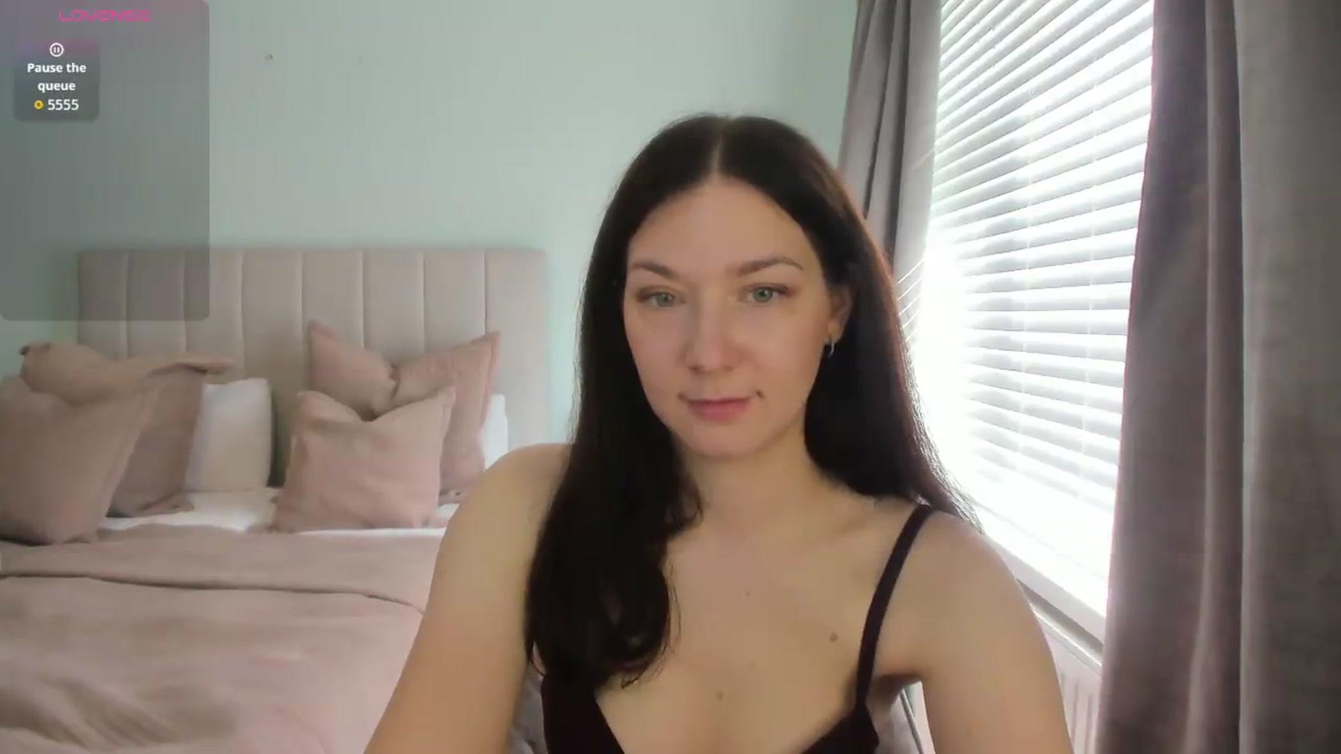 Gallery image thumbnail from SylviaShine's myfreecams stream on, 09/22/2026, 12:54 image 17 of 20