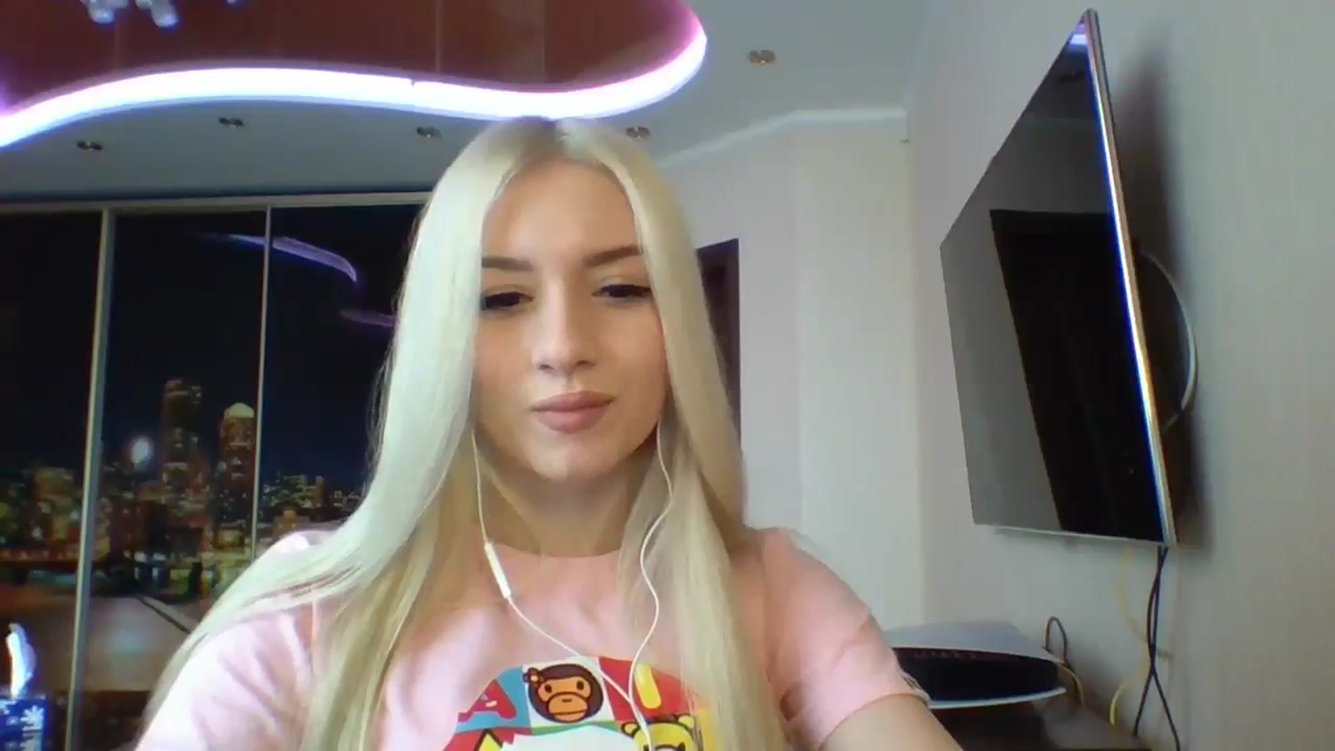 Gallery image thumbnail from SyndyRein's myfreecams stream on, 04/22/2026, 10:19 image 9 of 20
