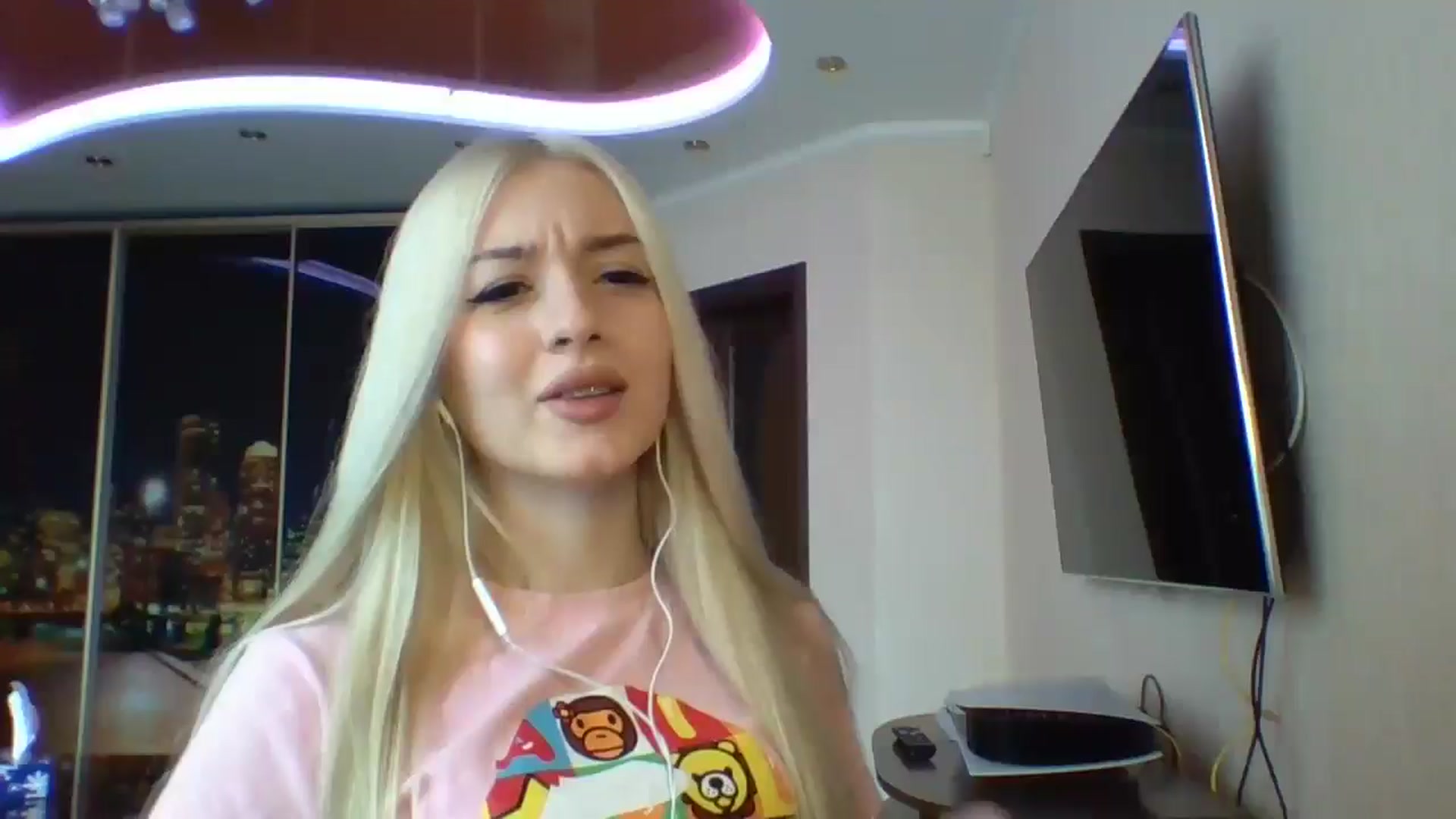 Gallery image thumbnail from SyndyRein's myfreecams stream on, 04/22/2026, 10:19 image 1 of 20