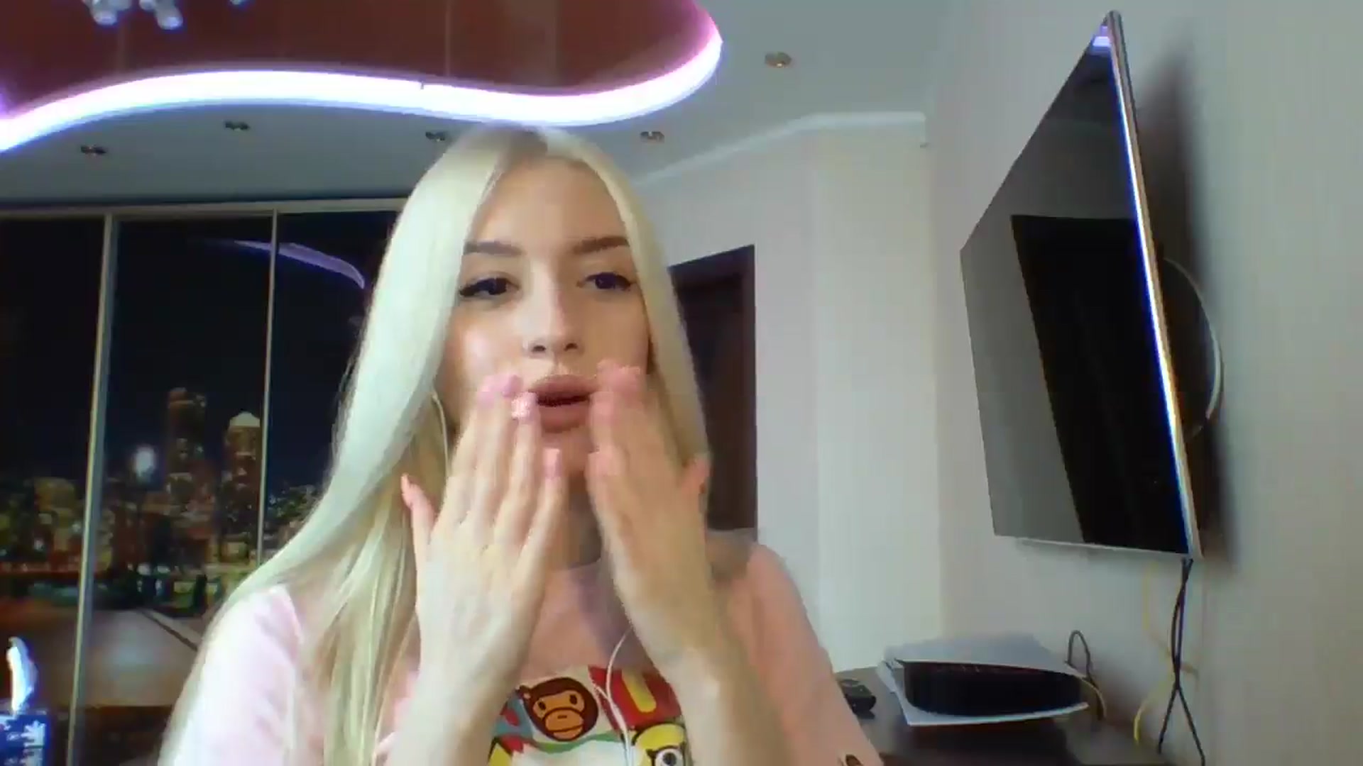 Gallery image thumbnail from SyndyRein's myfreecams stream on, 04/22/2026, 10:19 image 12 of 20