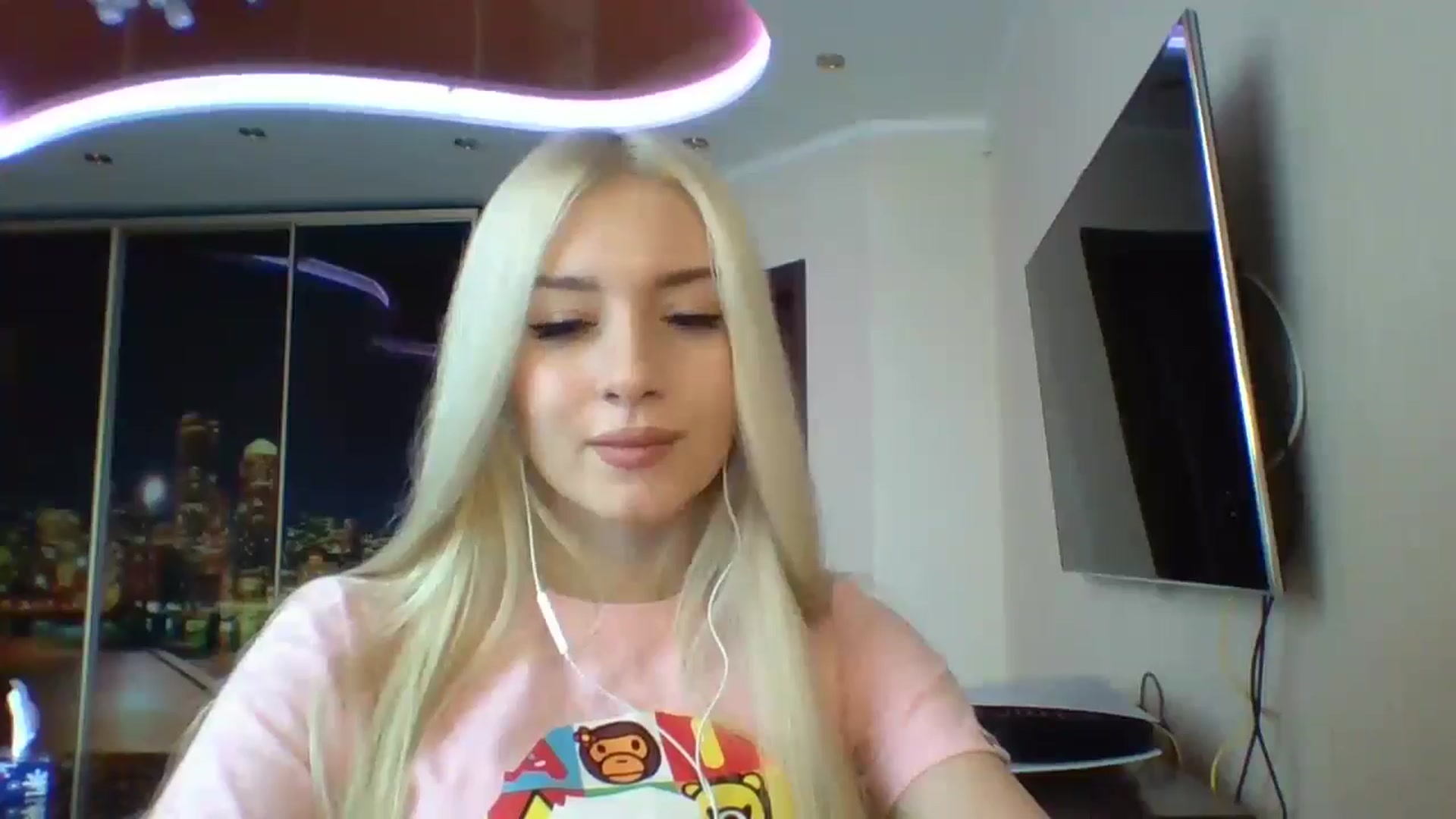 Gallery image thumbnail from SyndyRein's myfreecams stream on, 04/22/2026, 10:19 image 11 of 20