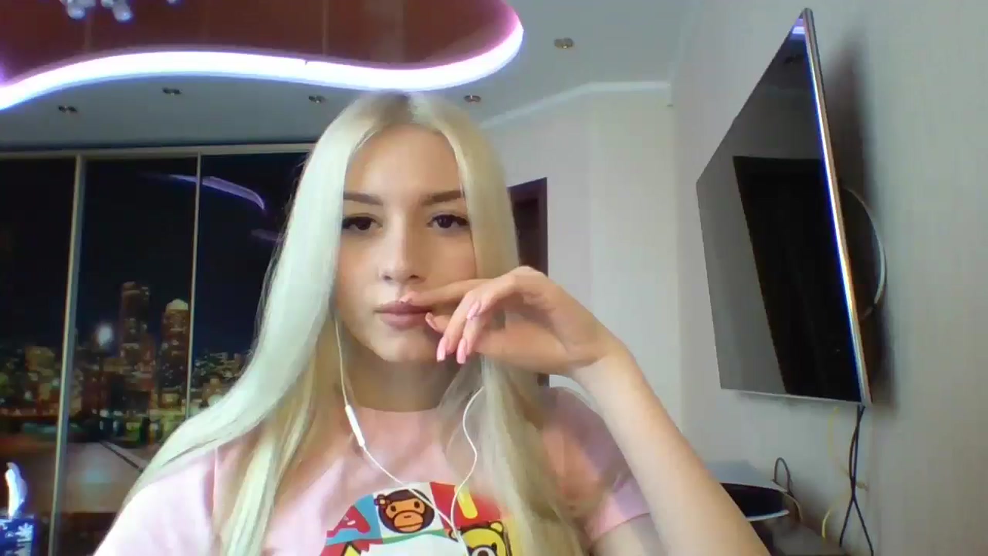 Gallery image thumbnail from SyndyRein's myfreecams stream on, 04/22/2026, 10:19 image 16 of 20