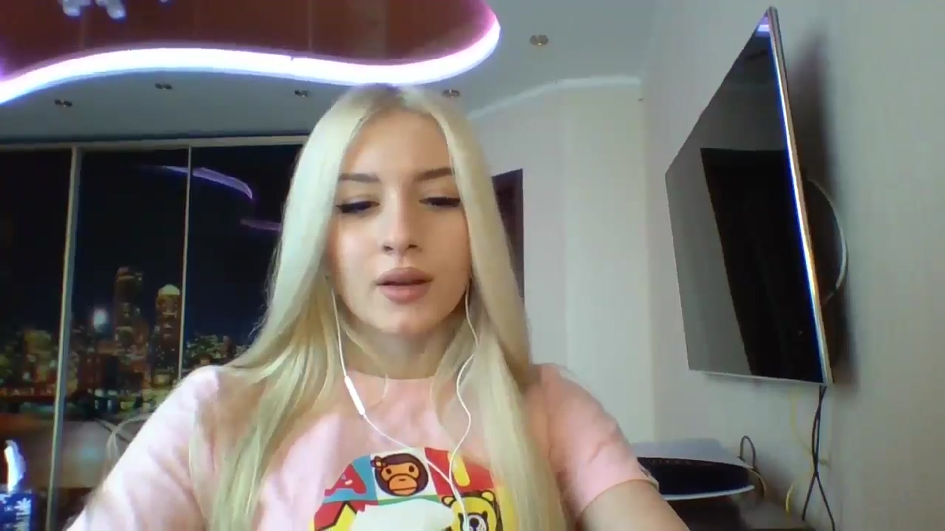 Gallery image thumbnail from SyndyRein's myfreecams stream on, 04/22/2026, 10:19 image 10 of 20