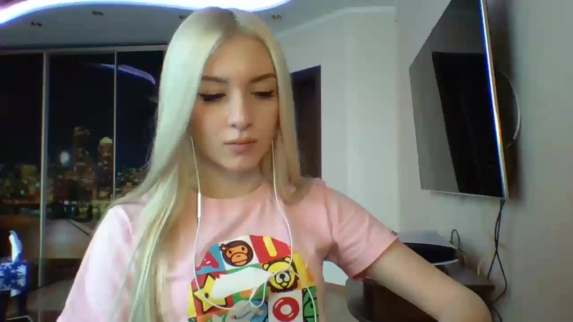 Gallery image thumbnail from SyndyRein's myfreecams stream on, 04/22/2026, 11:16 image 3 of 20