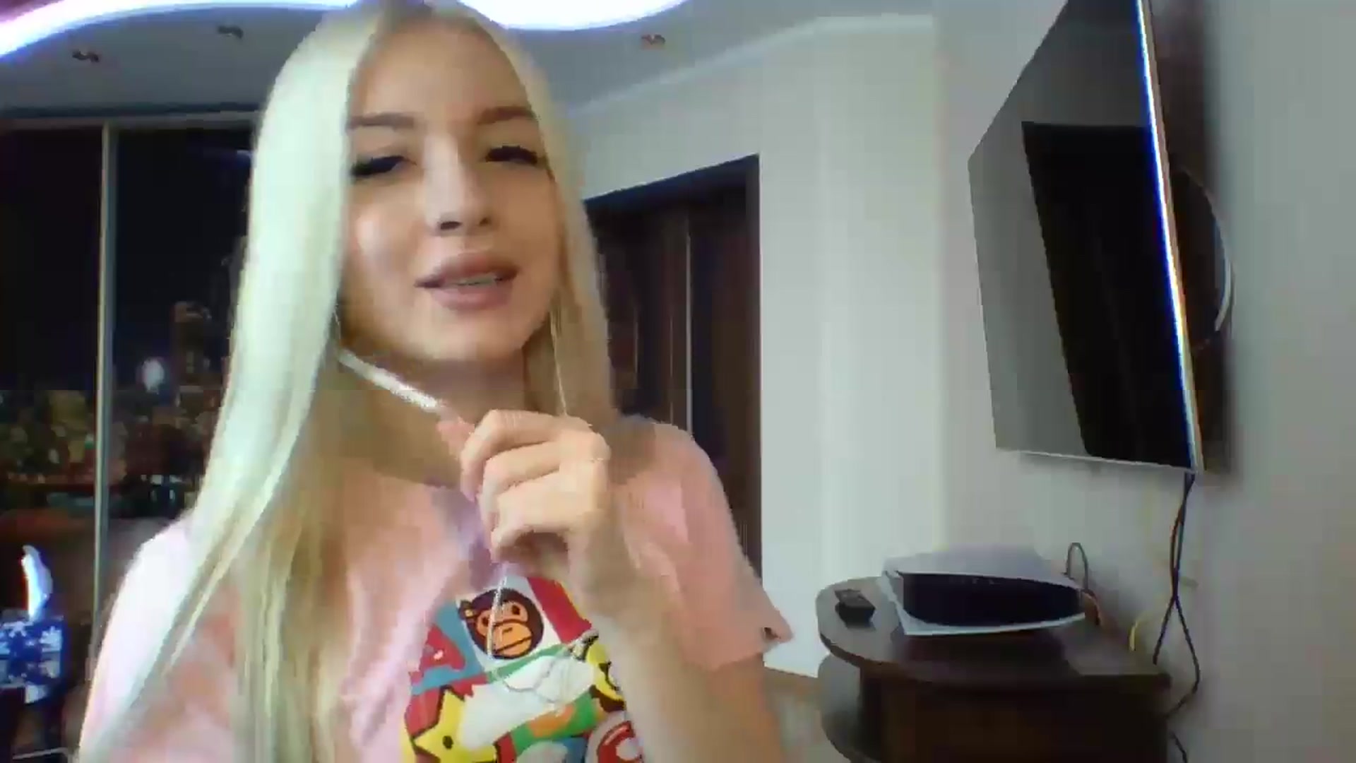 Gallery image thumbnail from SyndyRein's myfreecams stream on, 04/22/2026, 11:16 image 4 of 20