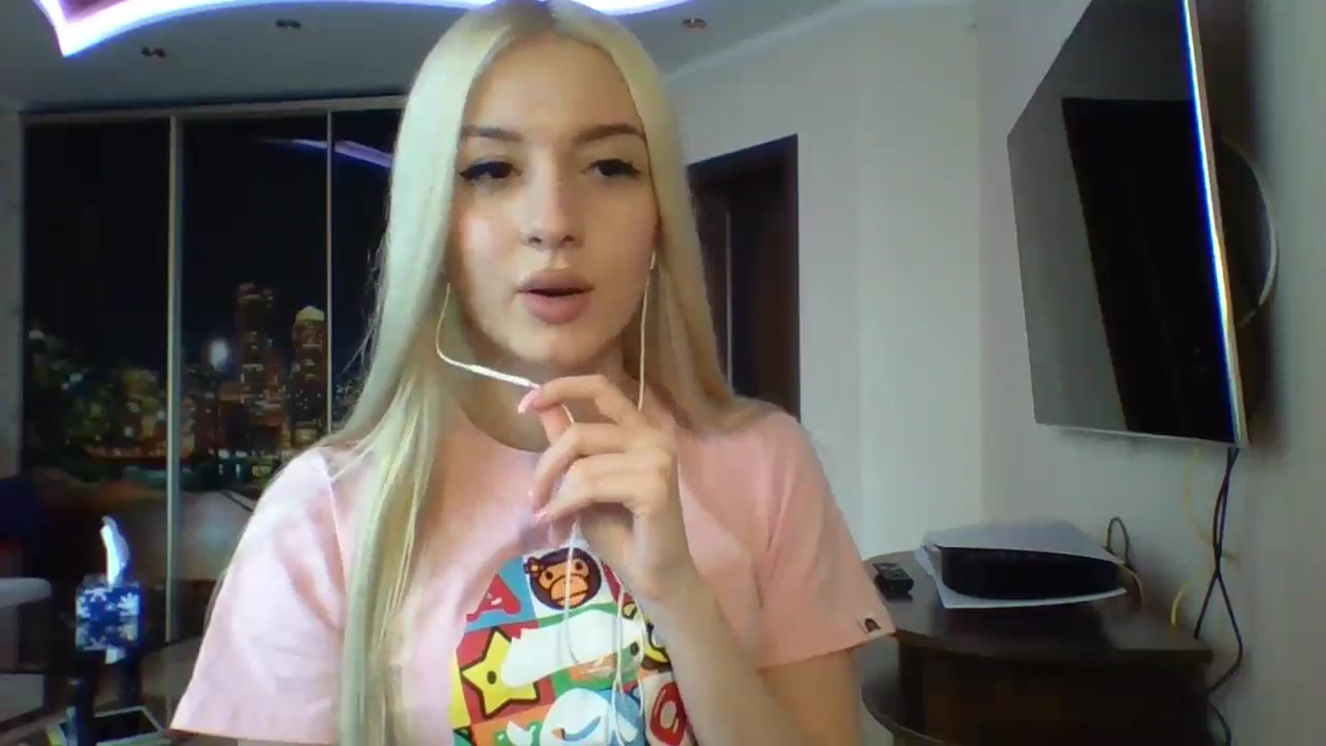 Gallery image thumbnail from SyndyRein's myfreecams stream on, 04/22/2026, 11:16 image 18 of 20