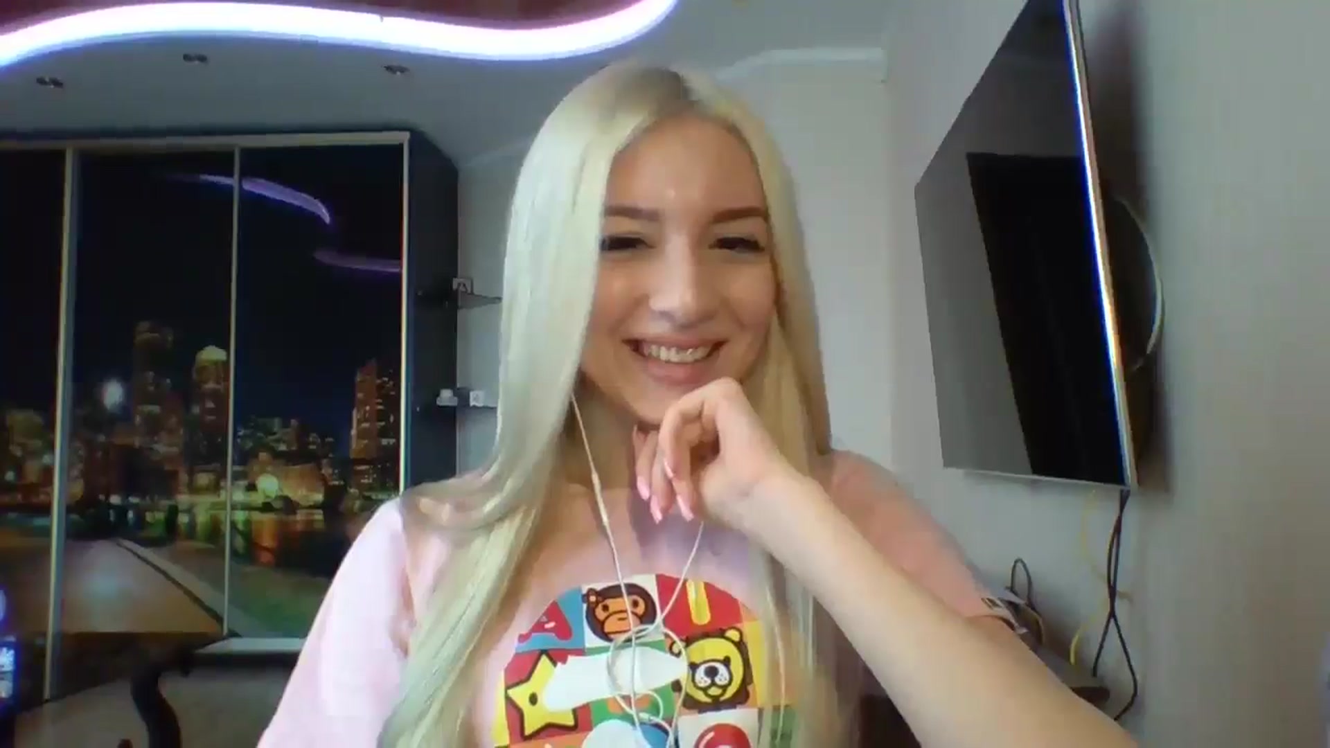 Gallery image thumbnail from SyndyRein's myfreecams stream on, 04/22/2026, 12:13 image 5 of 20