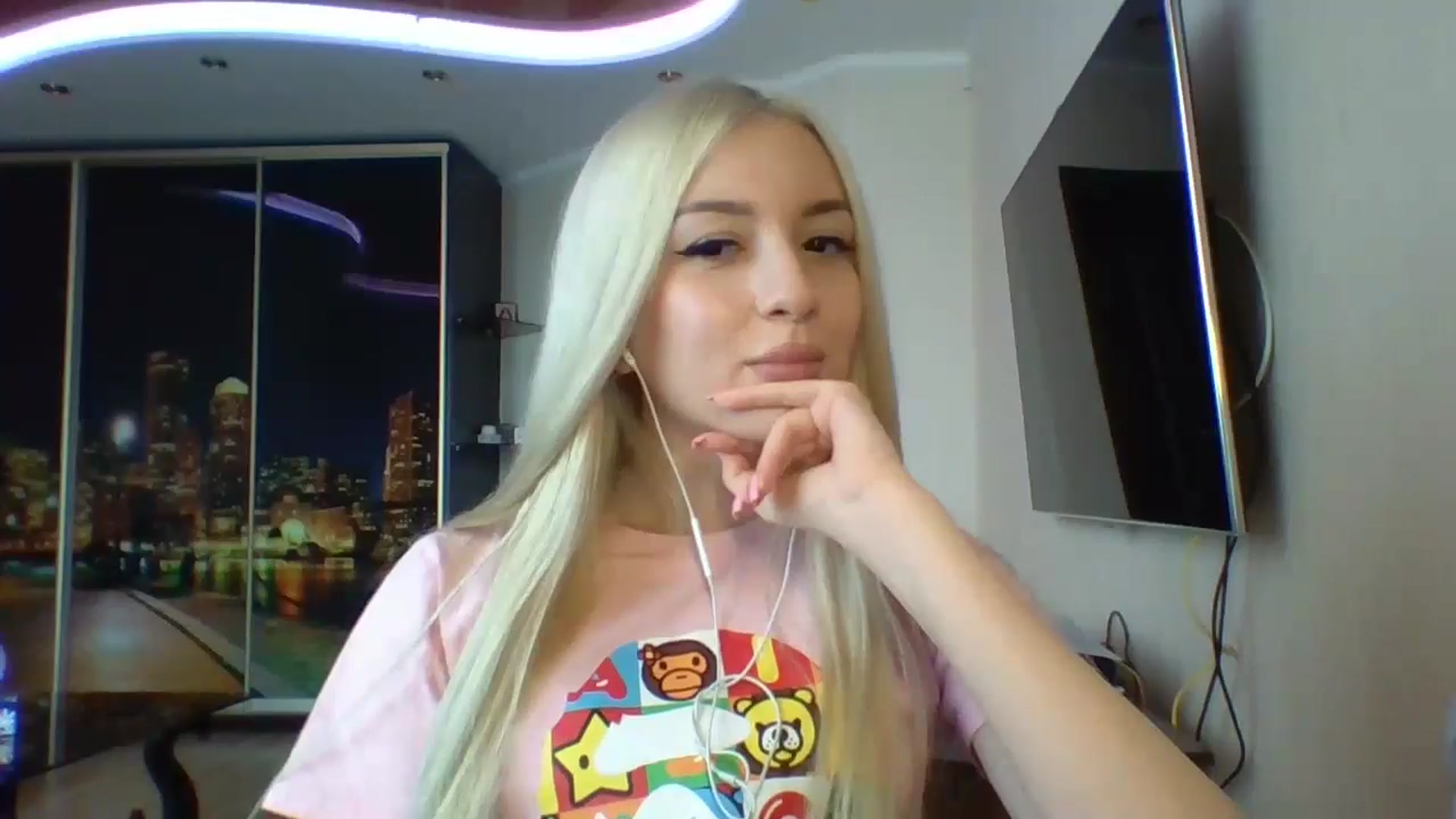 Gallery image thumbnail from SyndyRein's myfreecams stream on, 04/22/2026, 12:13 image 13 of 20