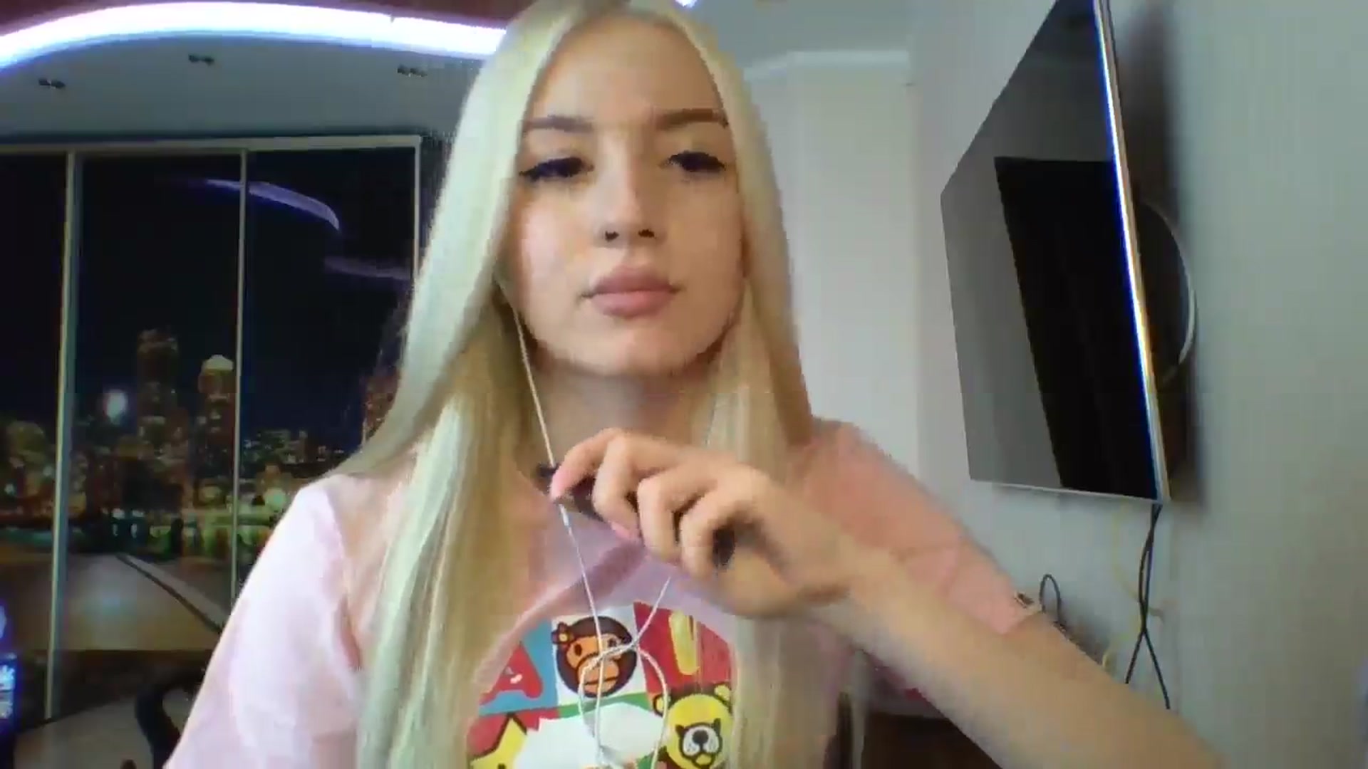 Gallery image thumbnail from SyndyRein's myfreecams stream on, 04/22/2026, 12:13 image 14 of 20