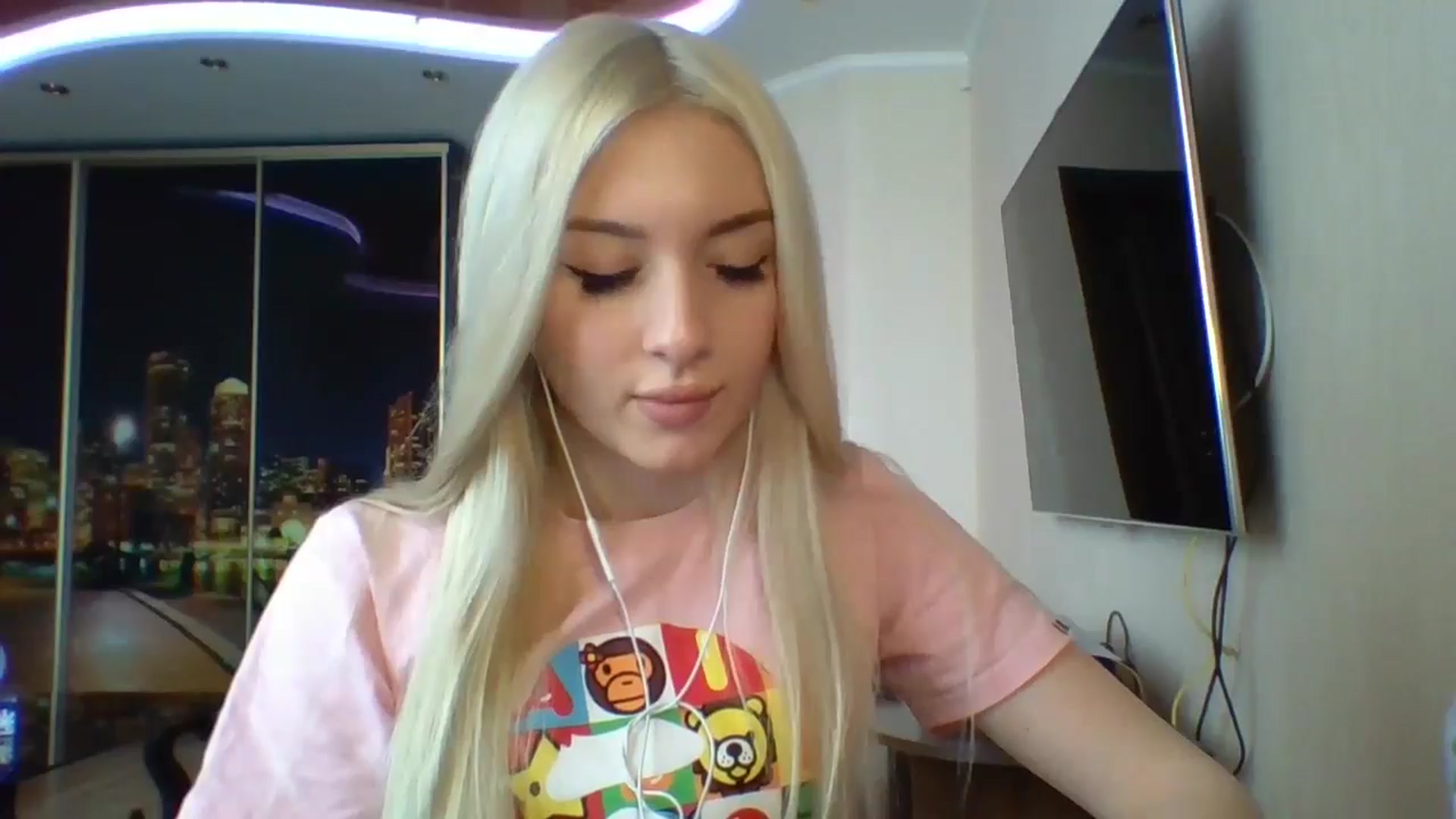 Gallery image thumbnail from SyndyRein's myfreecams stream on, 04/22/2026, 12:13 image 19 of 20