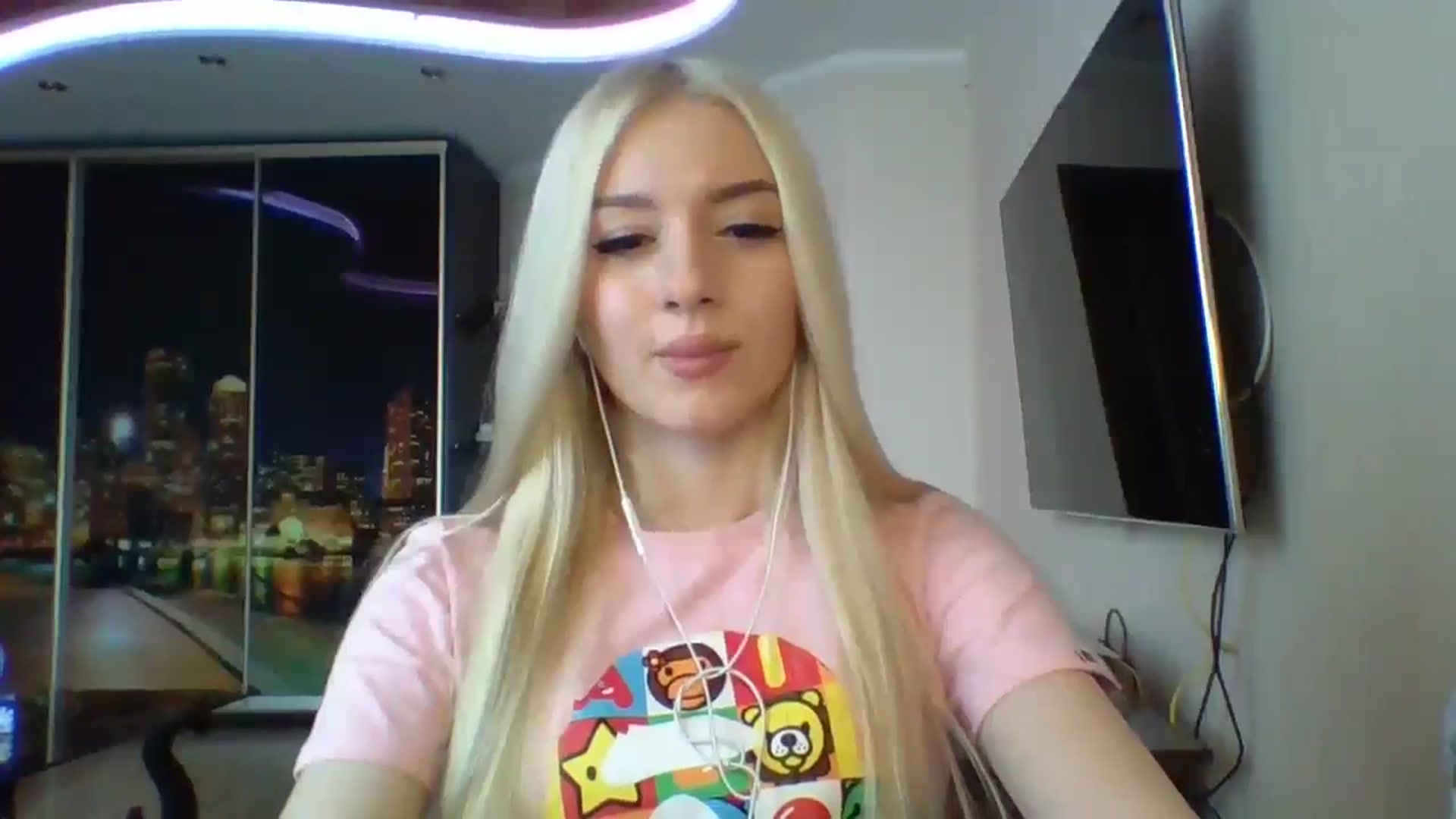 Gallery image thumbnail from SyndyRein's myfreecams stream on, 04/22/2026, 12:13 image 2 of 20
