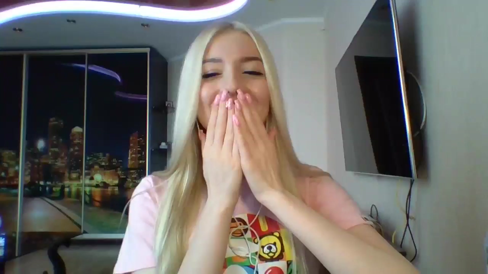 Gallery image thumbnail from SyndyRein's myfreecams stream on, 04/22/2026, 12:13 image 1 of 20