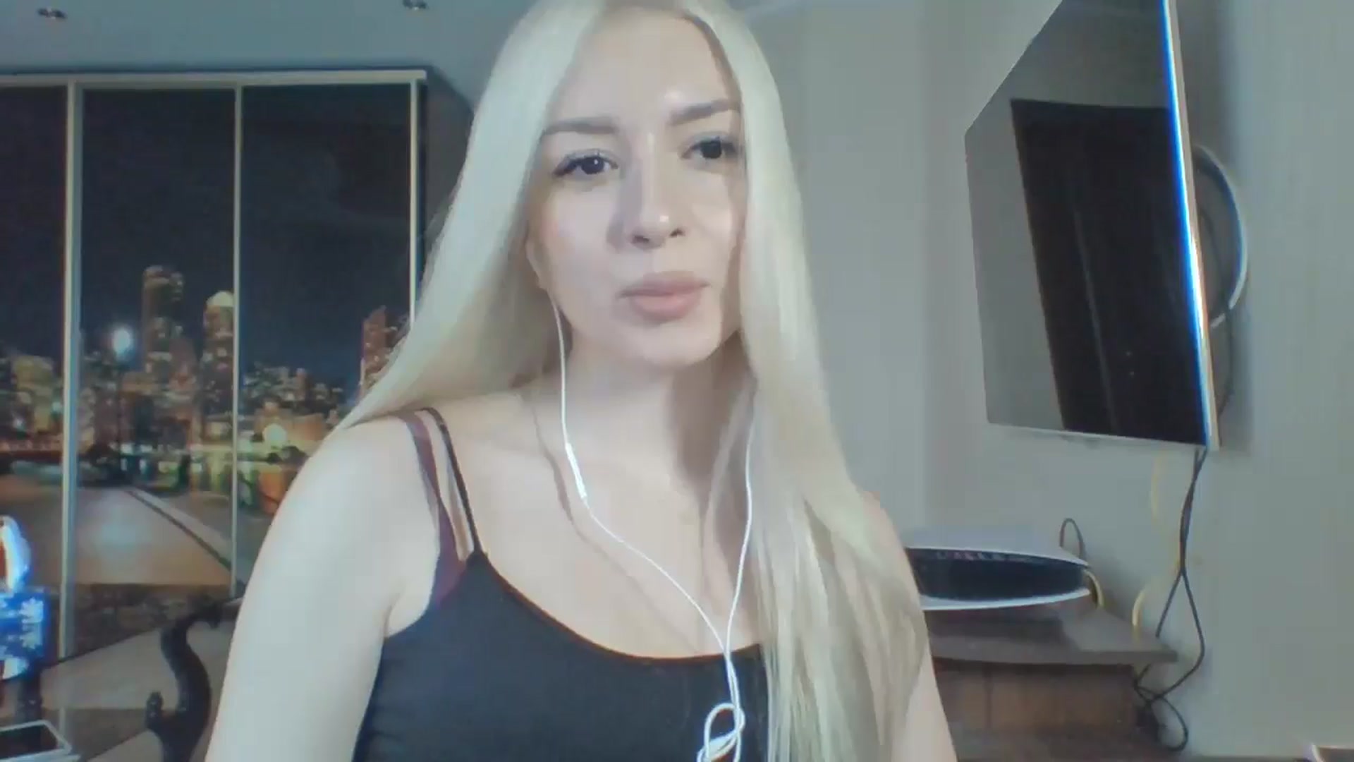 Gallery image thumbnail from SyndyRein's myfreecams stream on, 04/23/2026, 11:39 image 17 of 20