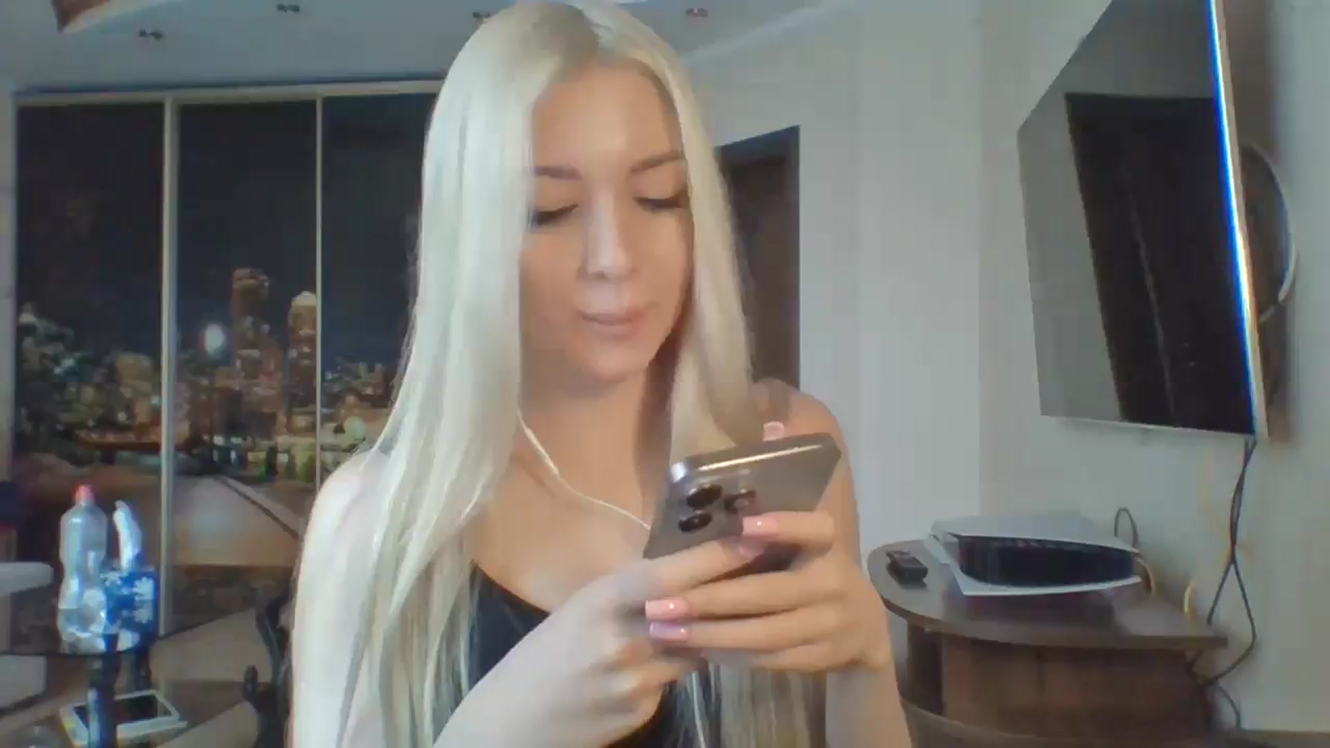 Gallery image thumbnail from SyndyRein's myfreecams stream on, 04/23/2026, 13:06 image 17 of 20