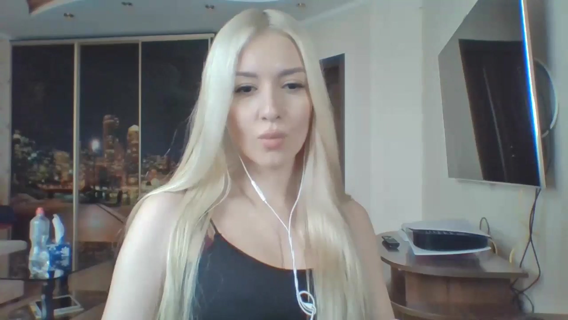 Gallery image thumbnail from SyndyRein's myfreecams stream on, 04/23/2026, 14:13 image 6 of 20