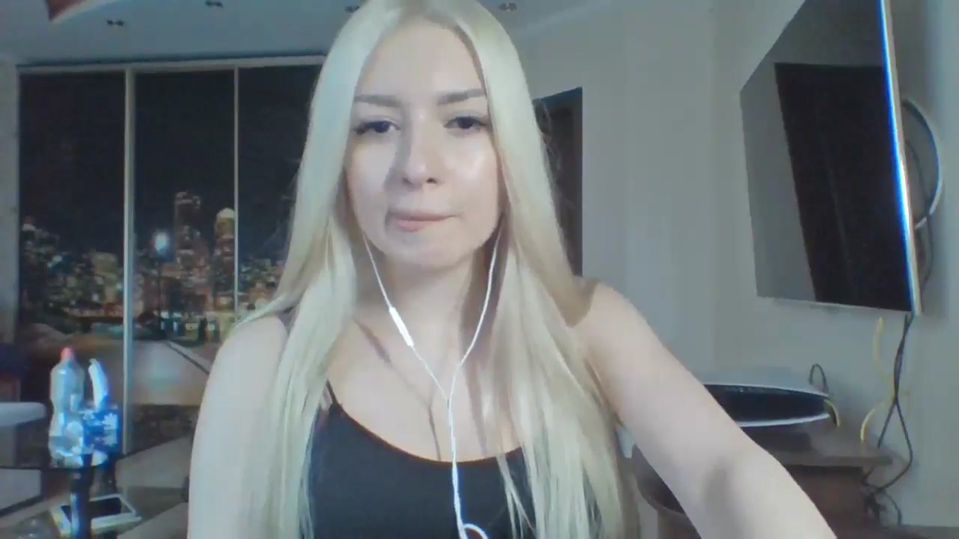 Gallery image thumbnail from SyndyRein's myfreecams stream on, 04/23/2026, 14:13 image 9 of 20