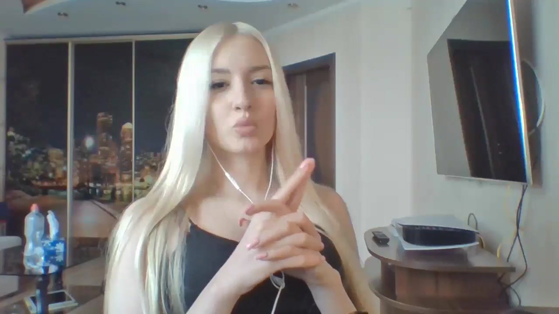 Gallery image thumbnail from SyndyRein's myfreecams stream on, 04/23/2026, 14:13 image 4 of 20