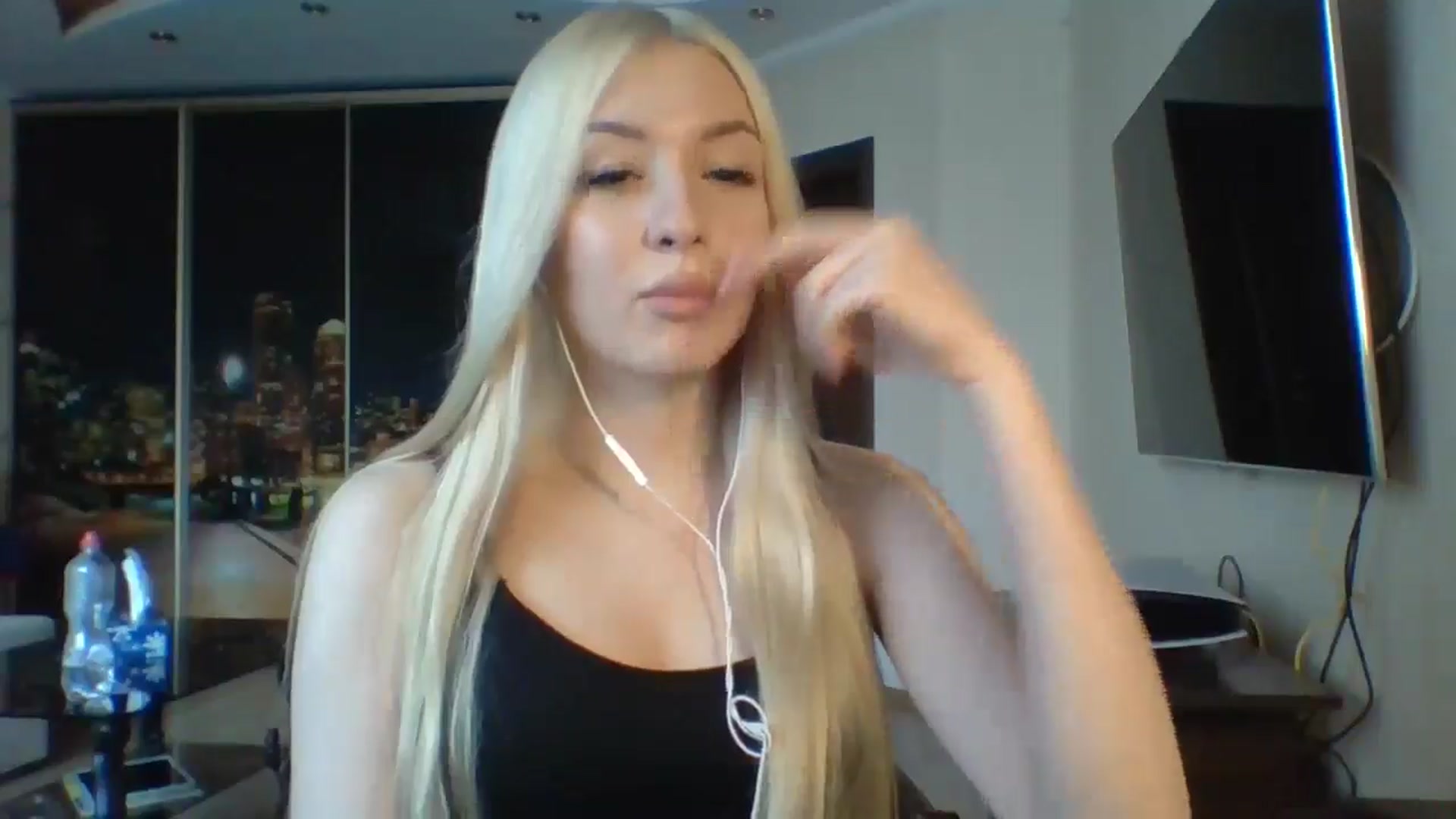 Gallery image thumbnail from SyndyRein's myfreecams stream on, 04/23/2026, 14:13 image 3 of 20